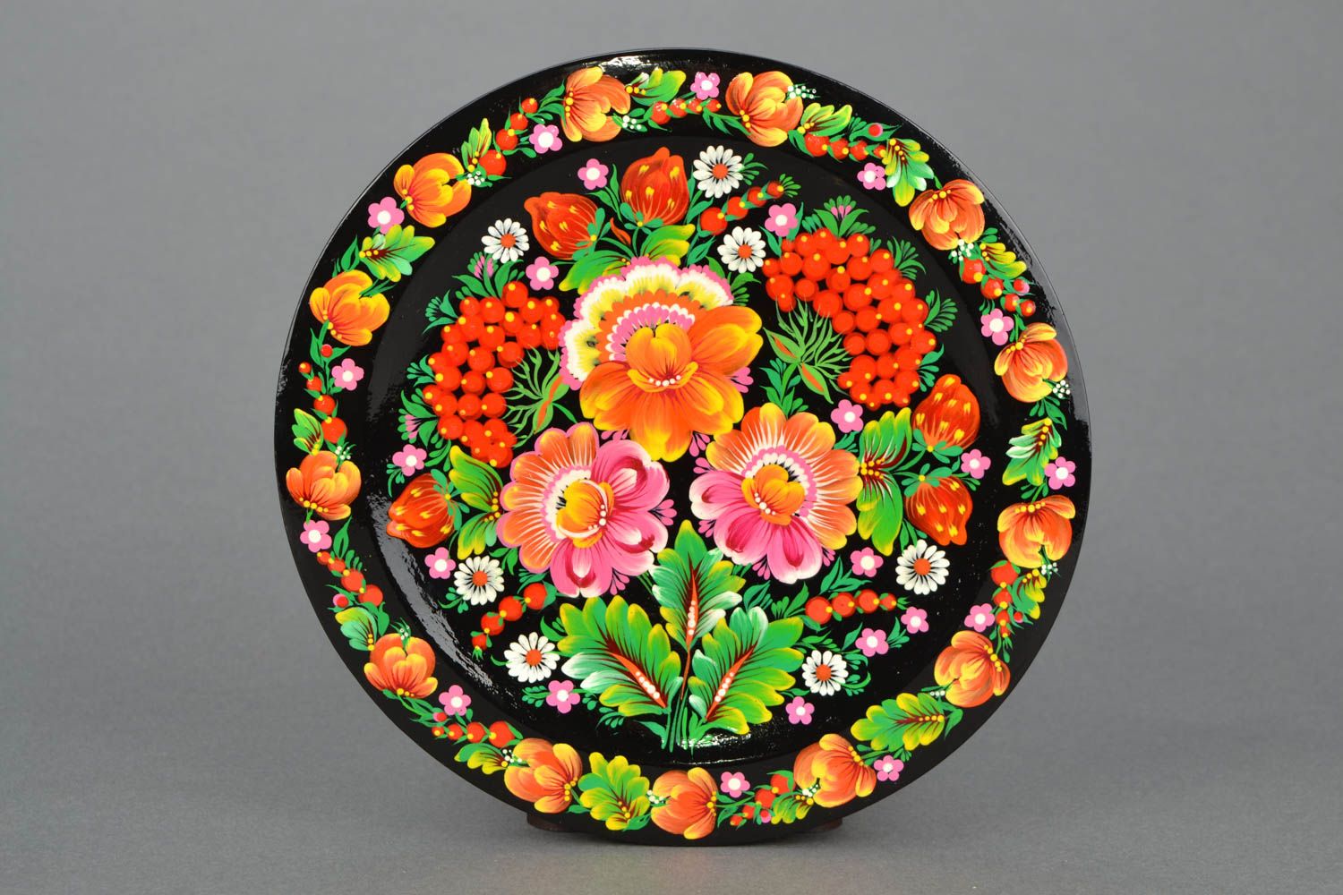 Painted wooden plate for decor photo 1