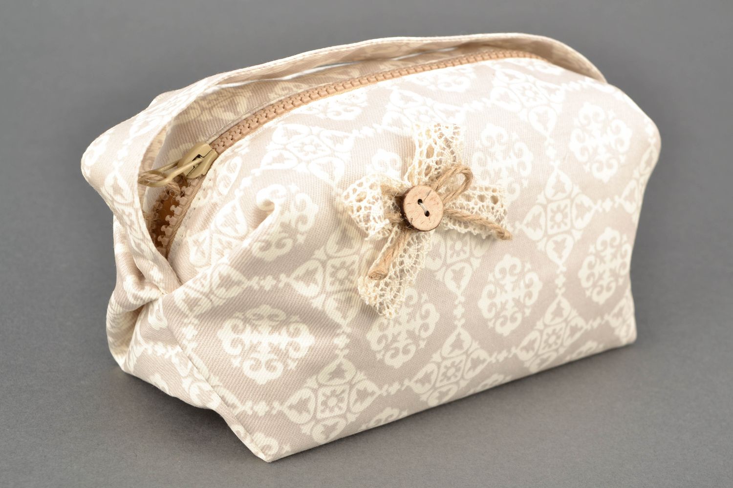 Textile beauty bag with print Lace photo 1