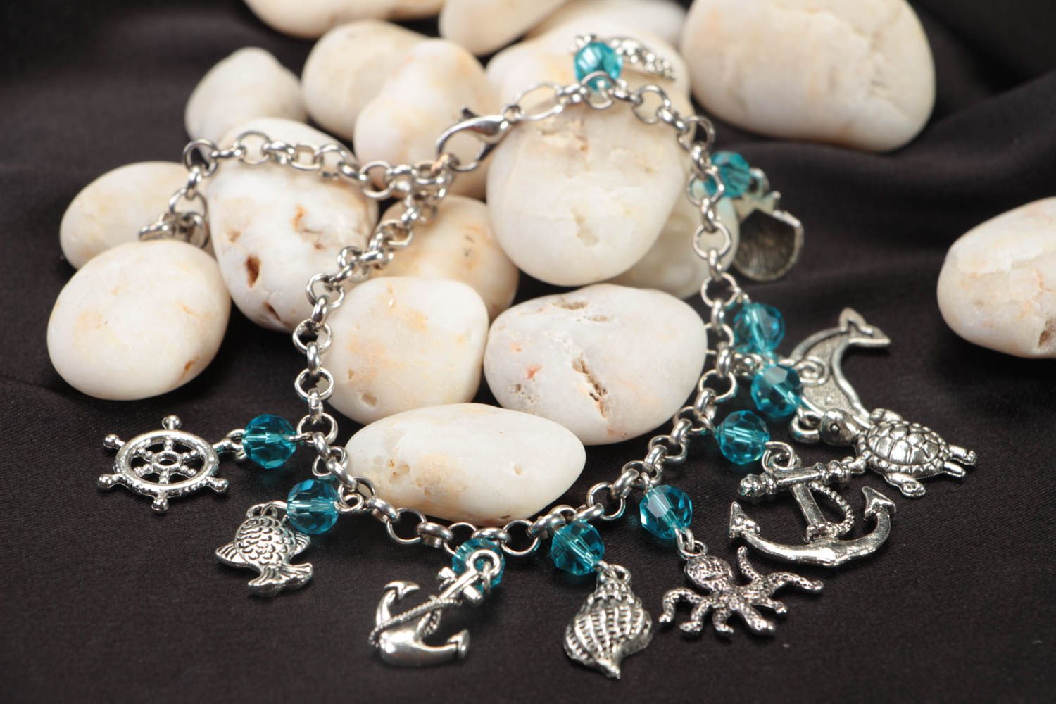 Bracelet chaîne breloques en métal perles de cristal motif marin fait main photo 1
