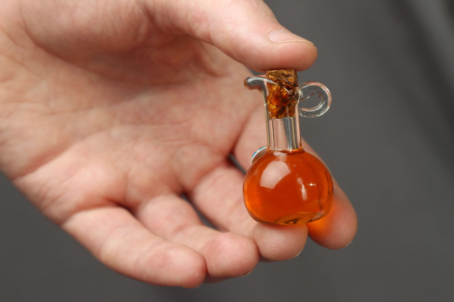 Parfum à l'huile dans un petit flacon fait main pratique original pour femme photo 2