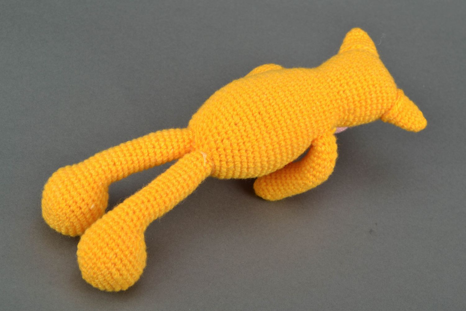 Doudou tricoté en forme de chat jaune photo 4