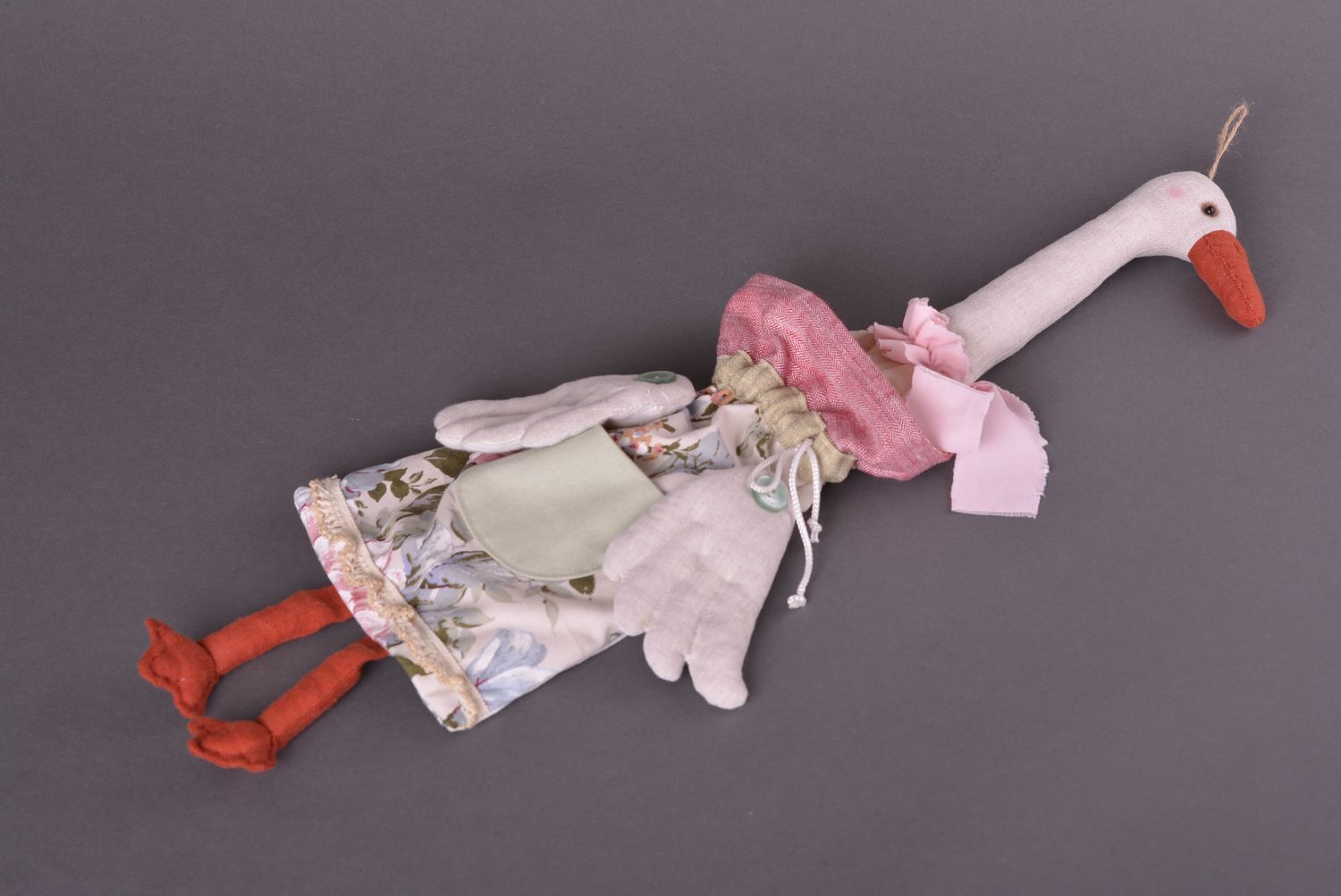 Интерьерная игрушка ручной работы кукла пакетница Гусыня хлопковая декор кухни фото 5