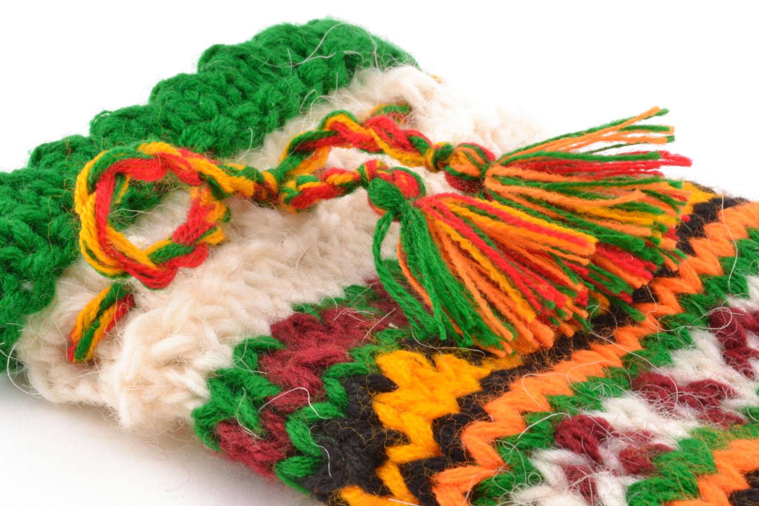 Calcetines de lana tejidos a mano con ornamento blanco verdes	 foto 3