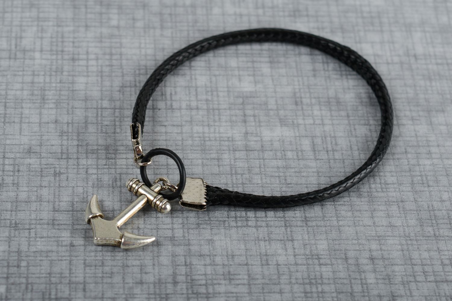 Bracelet noir Bijou fait main fin avec ancre en métal tendance Accessoire femme photo 2