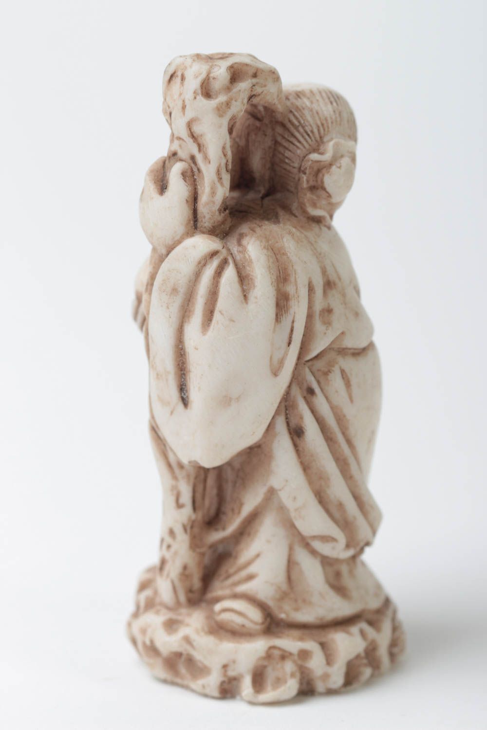 Статуэтка из полимерной смолы и мраморной пудры ручной работы нэцкэ Шоусин фото 4