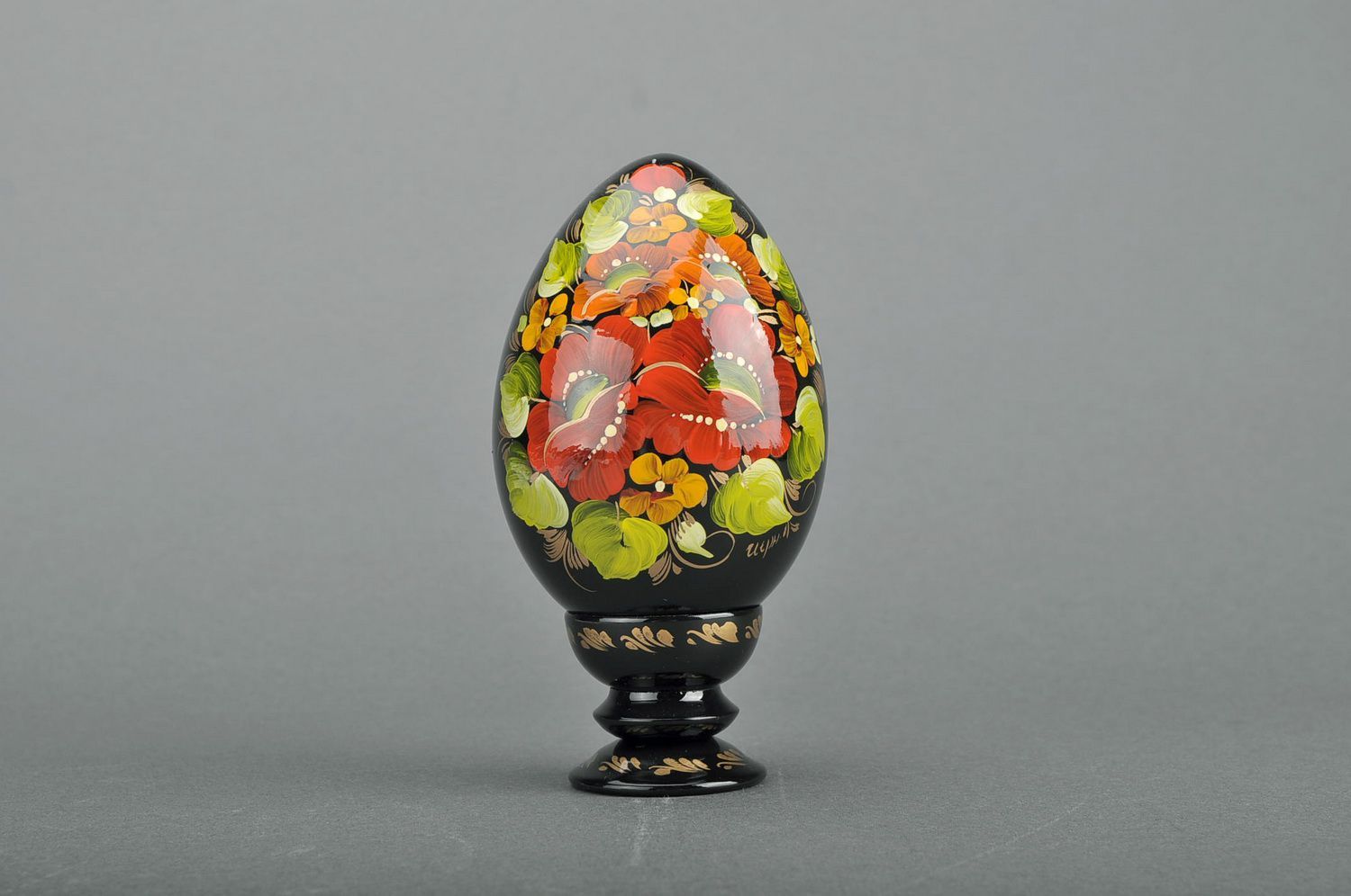Декоративное яйцо из дерева на подставке Цветение маков  фото 2