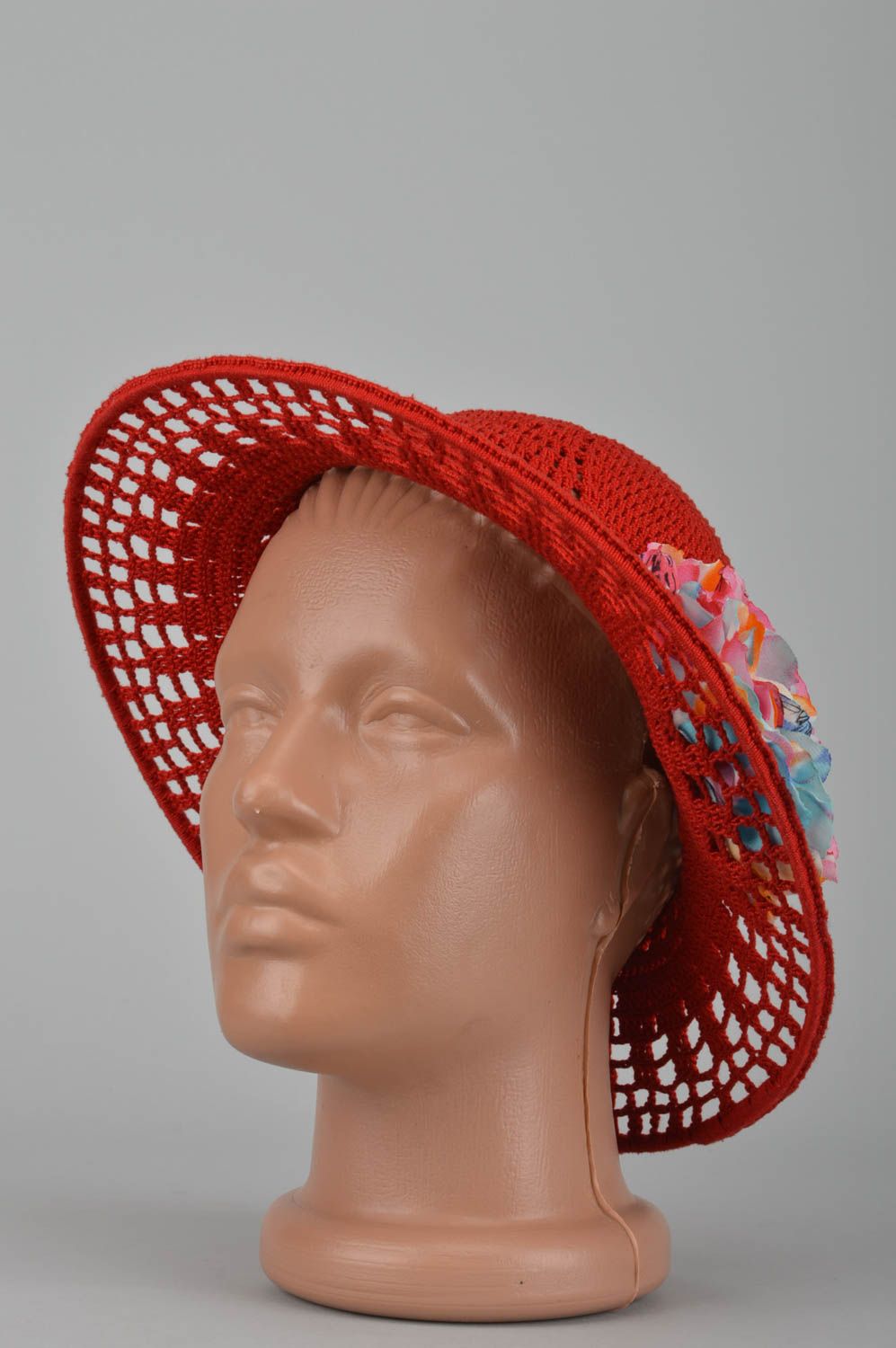 Chapeau rouge fait main Bonnet fille tricoté en coton avec fleur Vêtement enfant photo 2