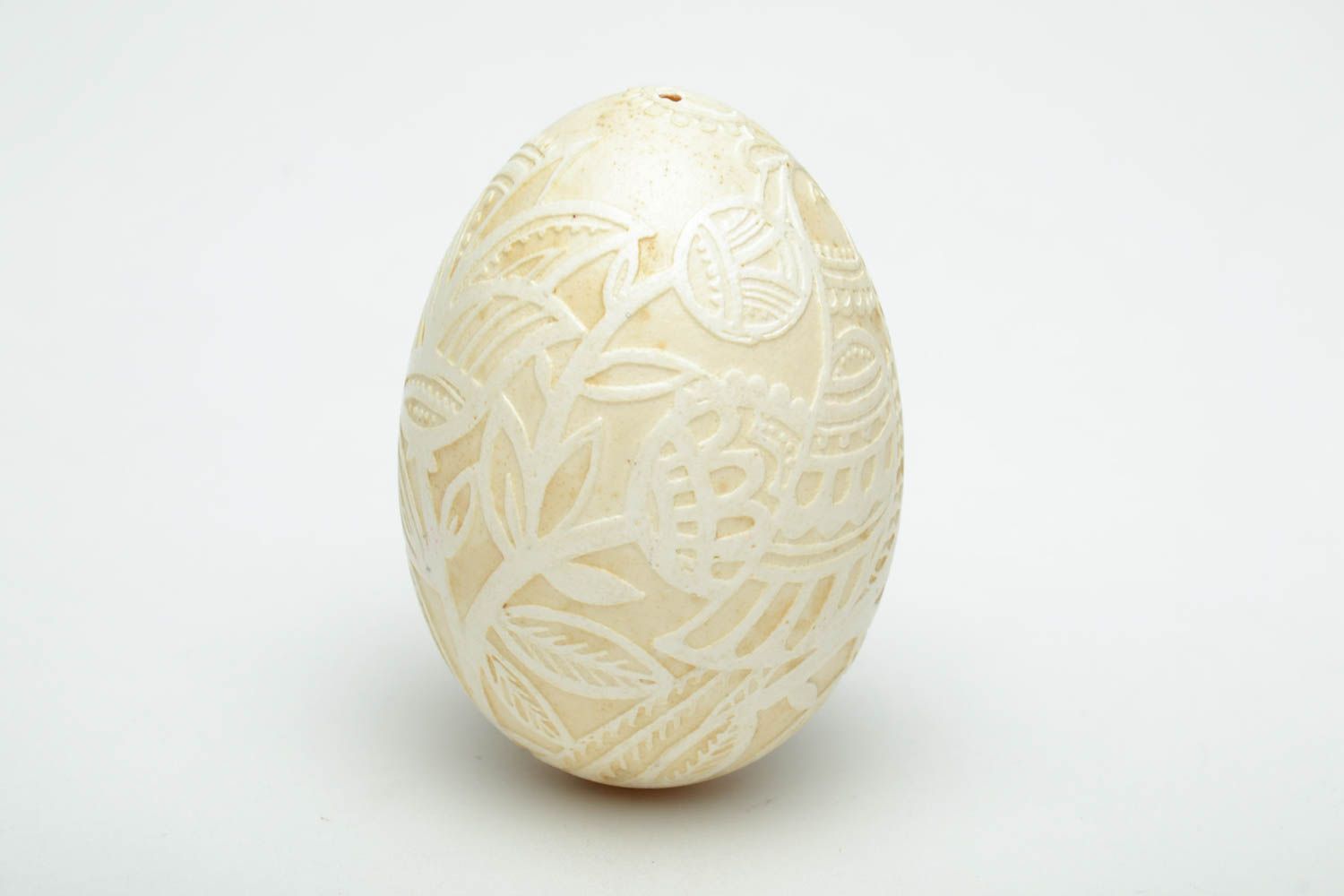Oeuf de Pâques peint à la cire fait main pysanka avec motif original et insolite photo 3