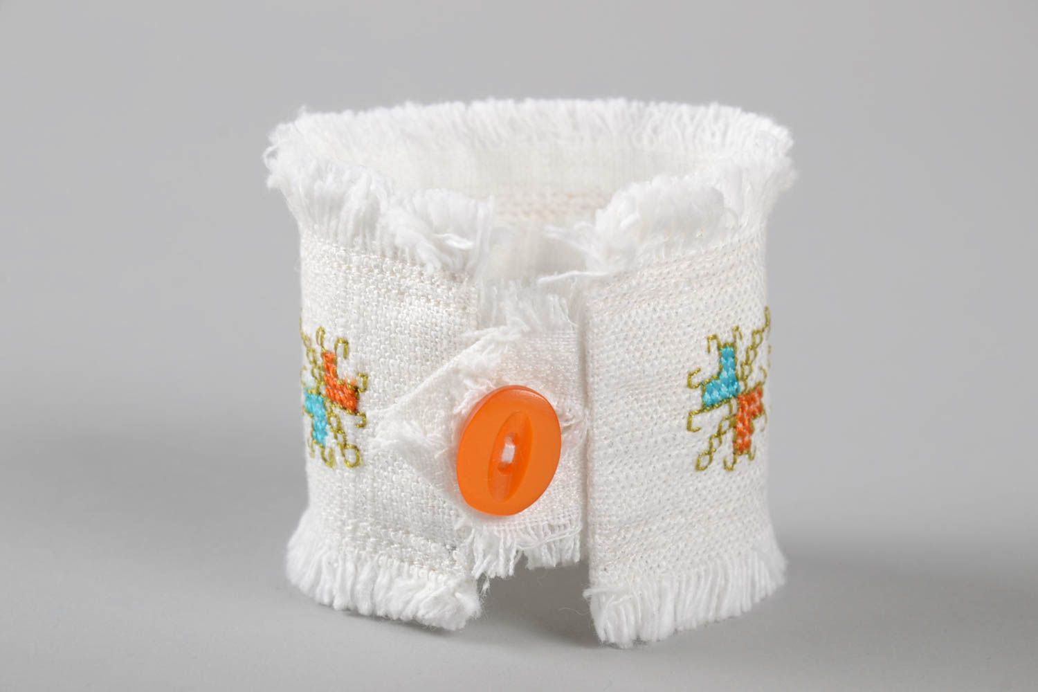 Handmade Schmuck breites Armband Accessoire für Frauen Armband textil weiß schön foto 3
