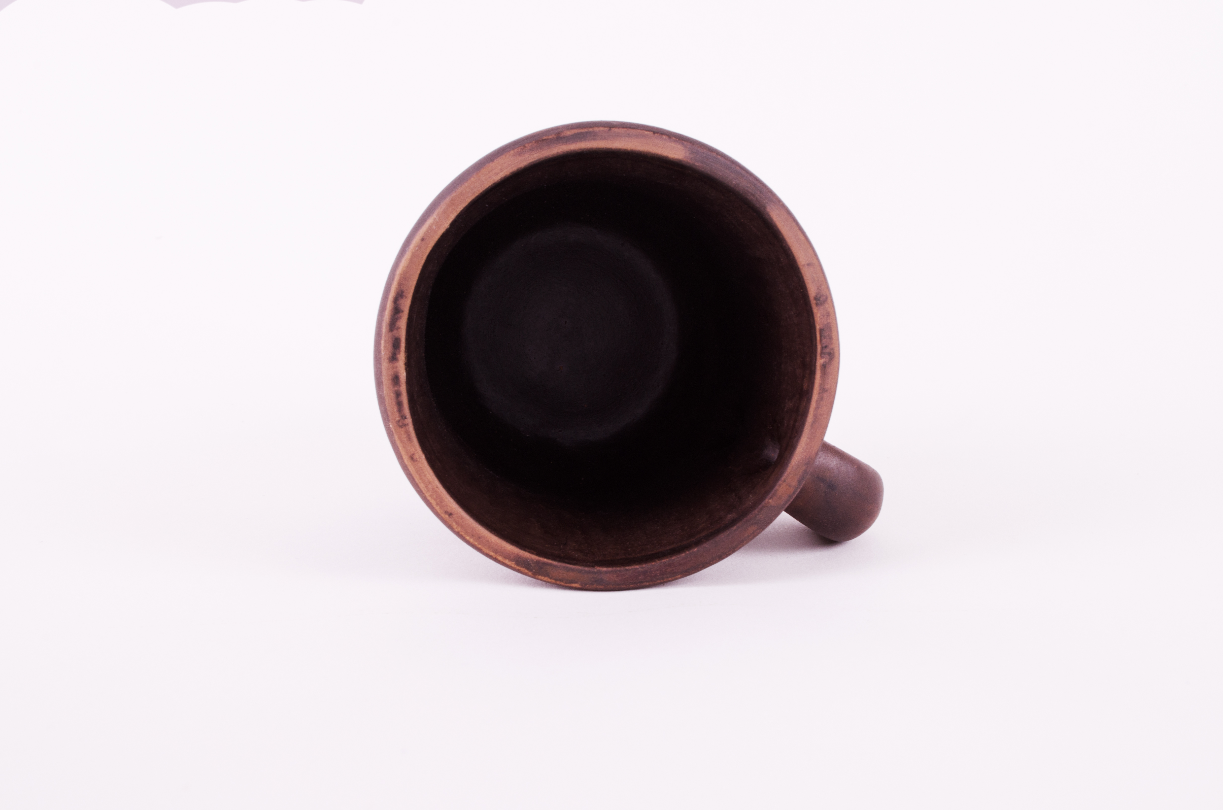 Большая кофейная чашка из глины фото 5