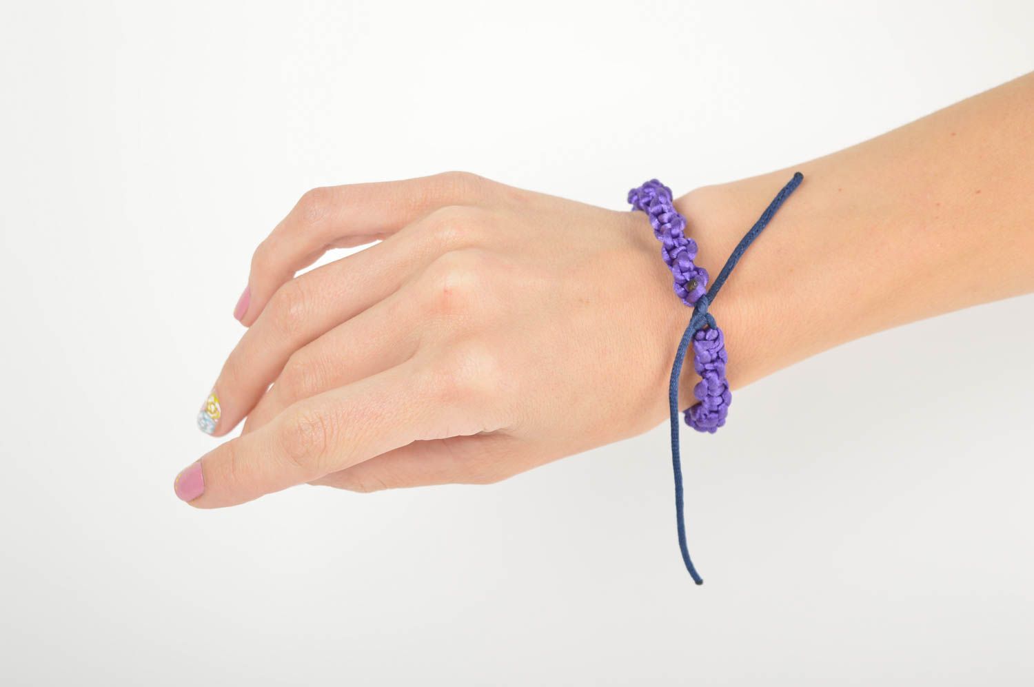 Фиолетовый браслет ручной работы браслет из шнурков плетеный браслет авторский фото 3