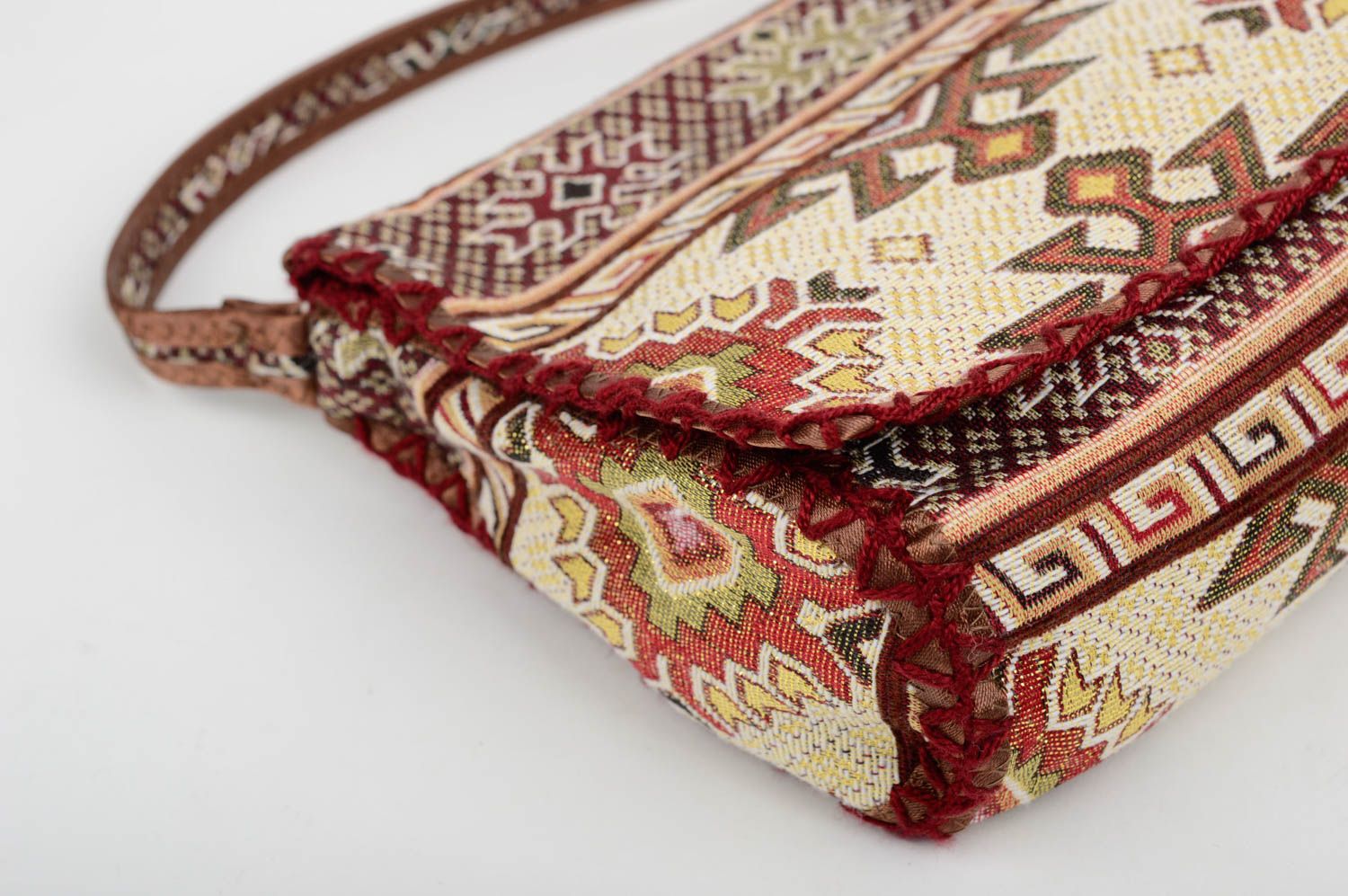 Sac bandoulière en tissu Sac fait main avec motifs ethniques Accessoire femme photo 5