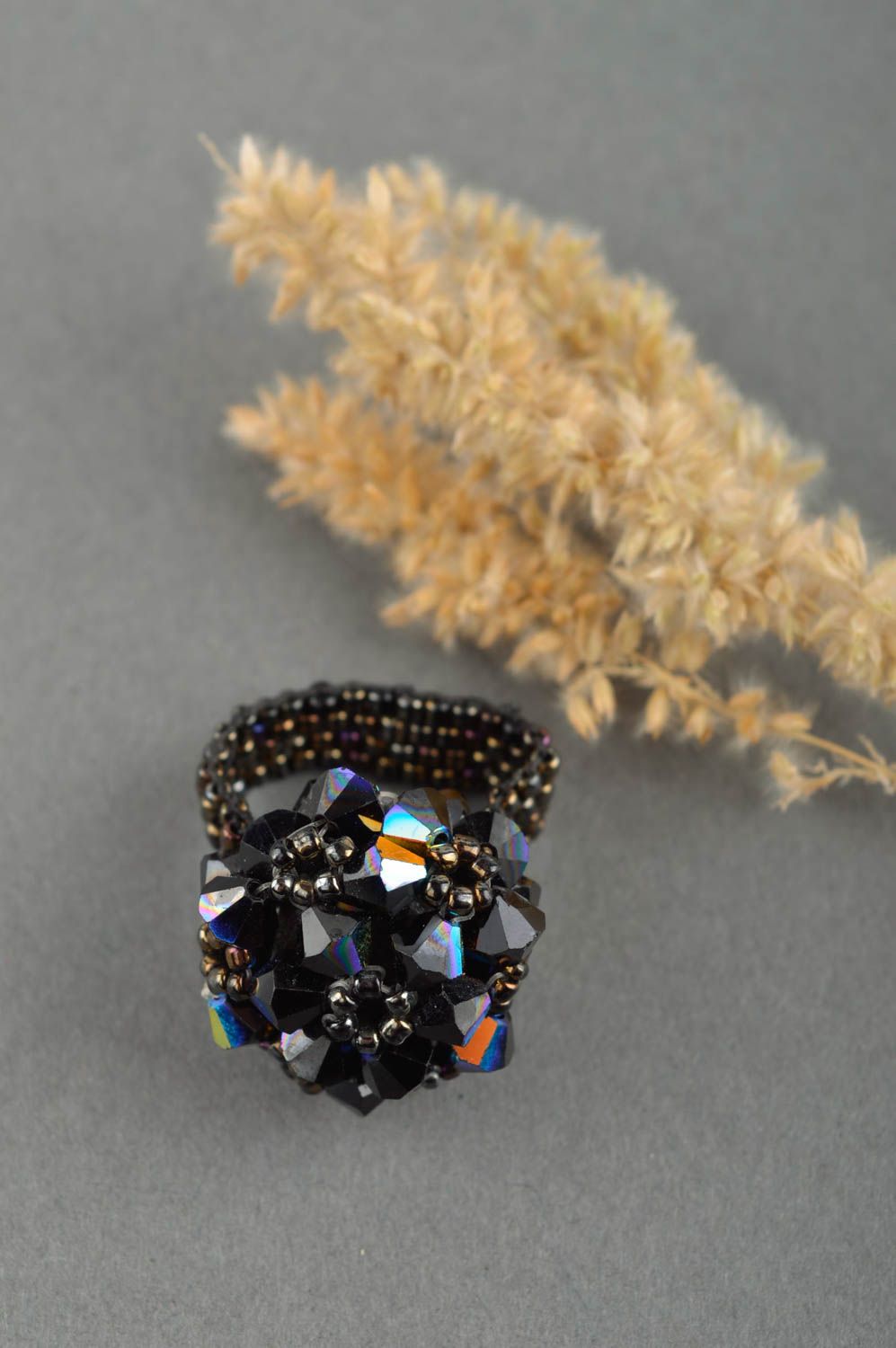 Bague perles de rocaille Bijou fait main design noir cristal Cadeau original photo 1