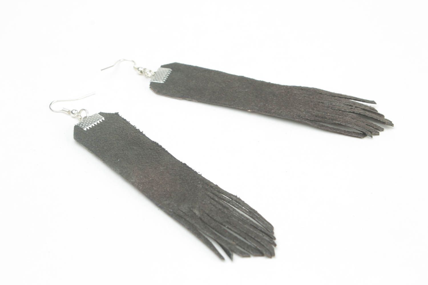 Brincos pretos compridos originais de couro genuíno acessório feminino feito à mão  foto 3