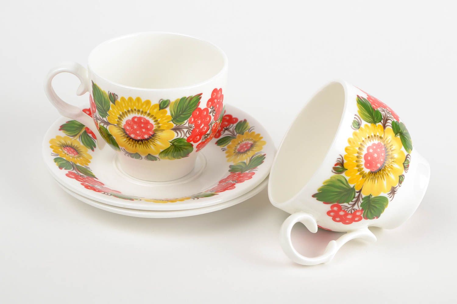 Set of 2 porcelain white drinking cups for tea with handle and Russian style flower pattern photo 4