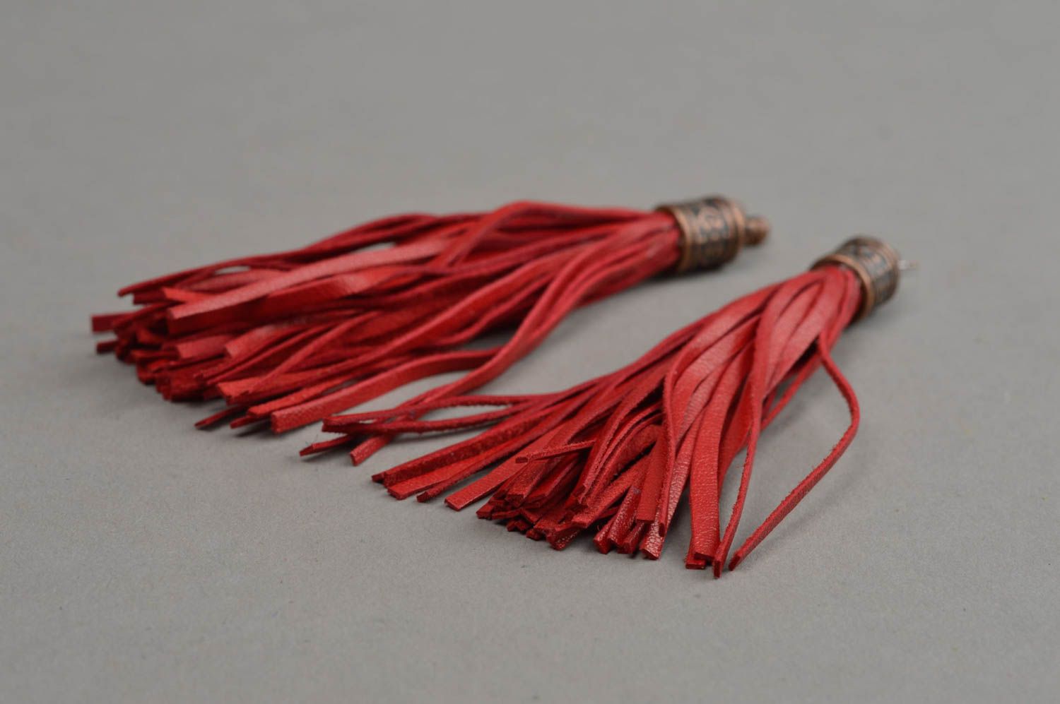 Pendientes artesanales de cuero rojo regalo original para mujer bisutería fina foto 3