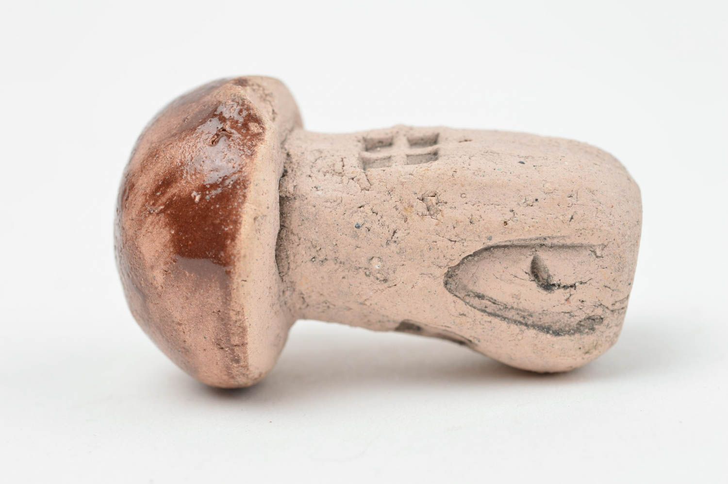 Figurine en argile peinte faite main décorative petite en forme de champignon photo 4