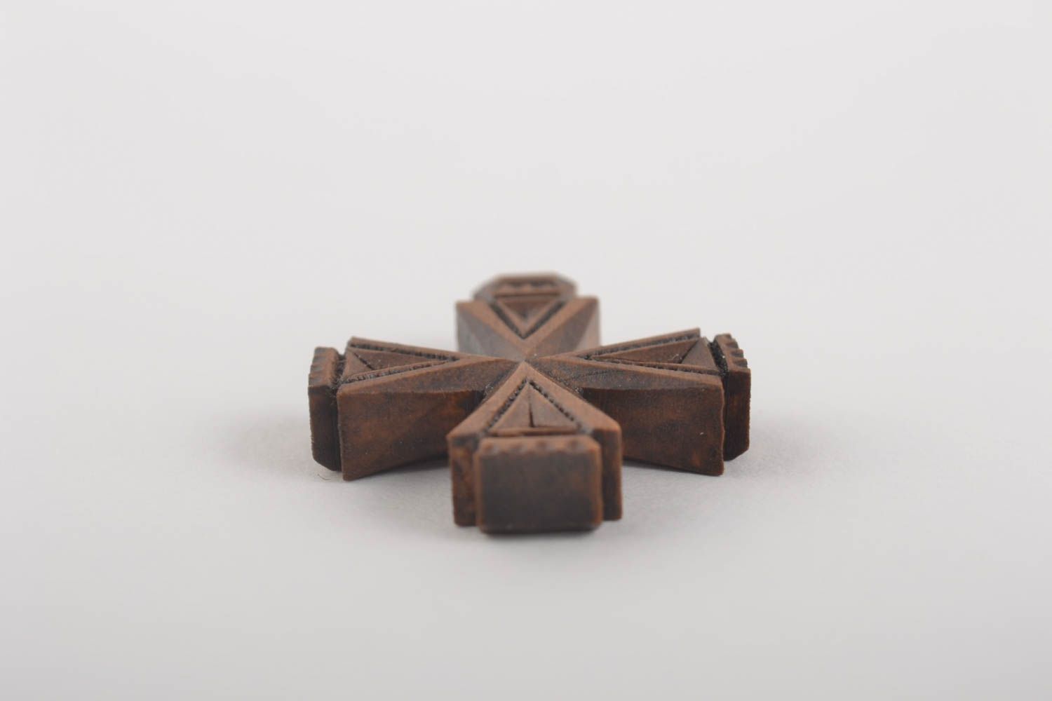 Крест ручной работы деревянный крестик нательный крестик небольшой из груши фото 5