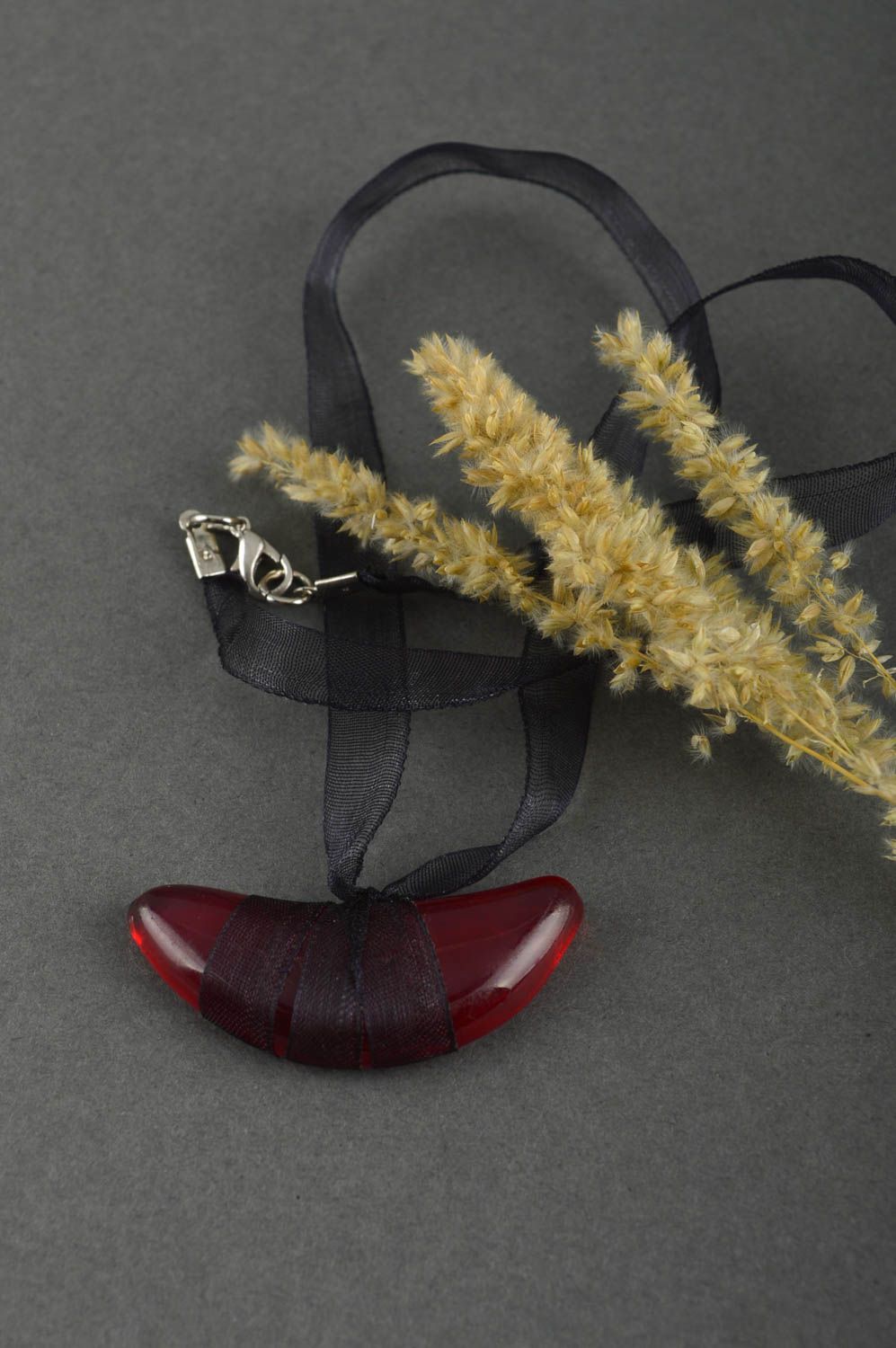 Pendentif verre Bijou fait main original design de créateur Accessoire femme photo 1
