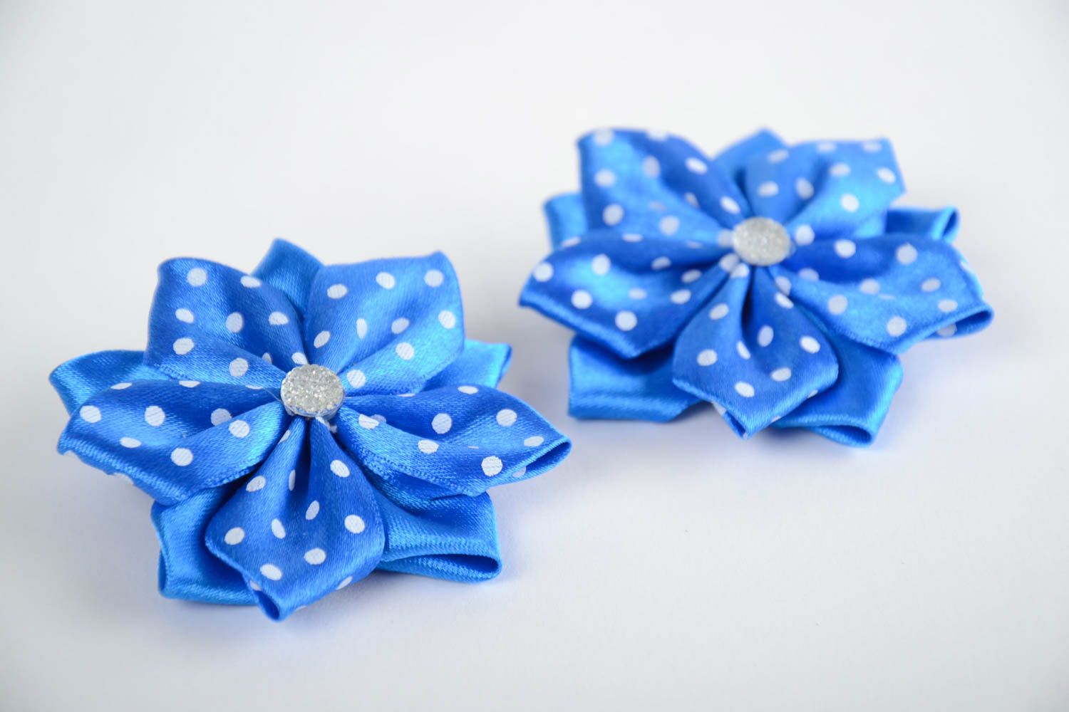 Set of 2 handmade hair clips with metal basis and blue ribbon flowers photo 5