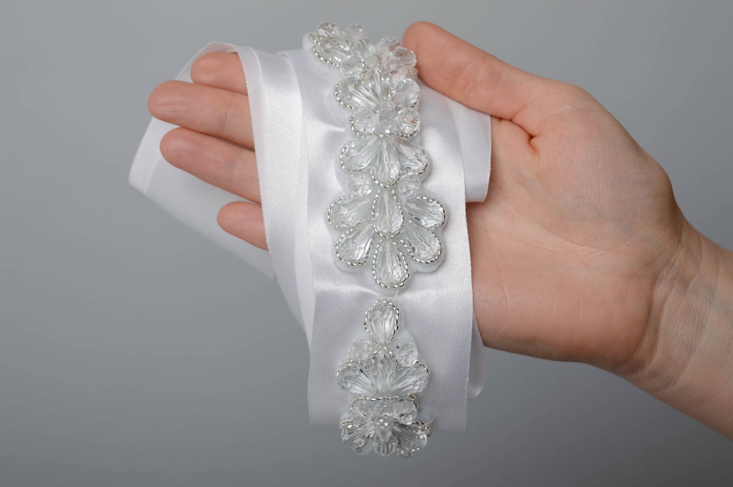 Handgemachter Gürtel aus Atlasband mit Glasperlen weiß für Frauen foto 3