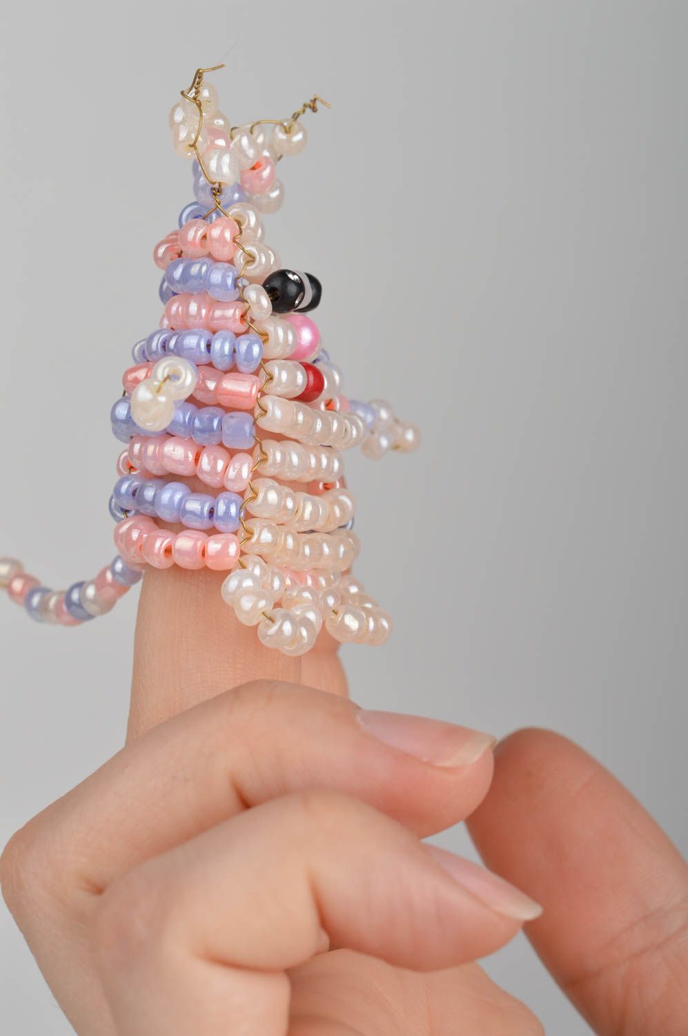Marionnette à doigts en perles de rocaille en forme de chat faite main photo 3
