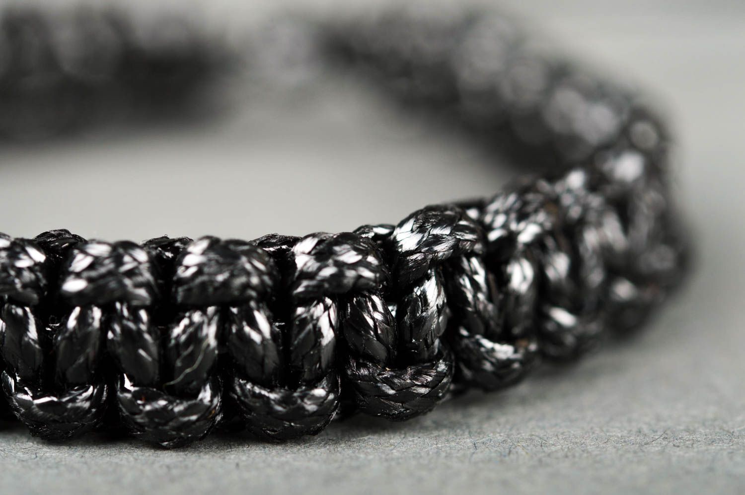Bracelet tressé noir Bijou fait main en cordons cirés Cadeau pour femme photo 4