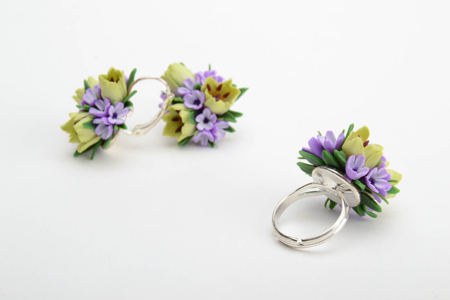 Handmade polymer clay tender violet floral jewelry set earrings and ring 2 items photo 4