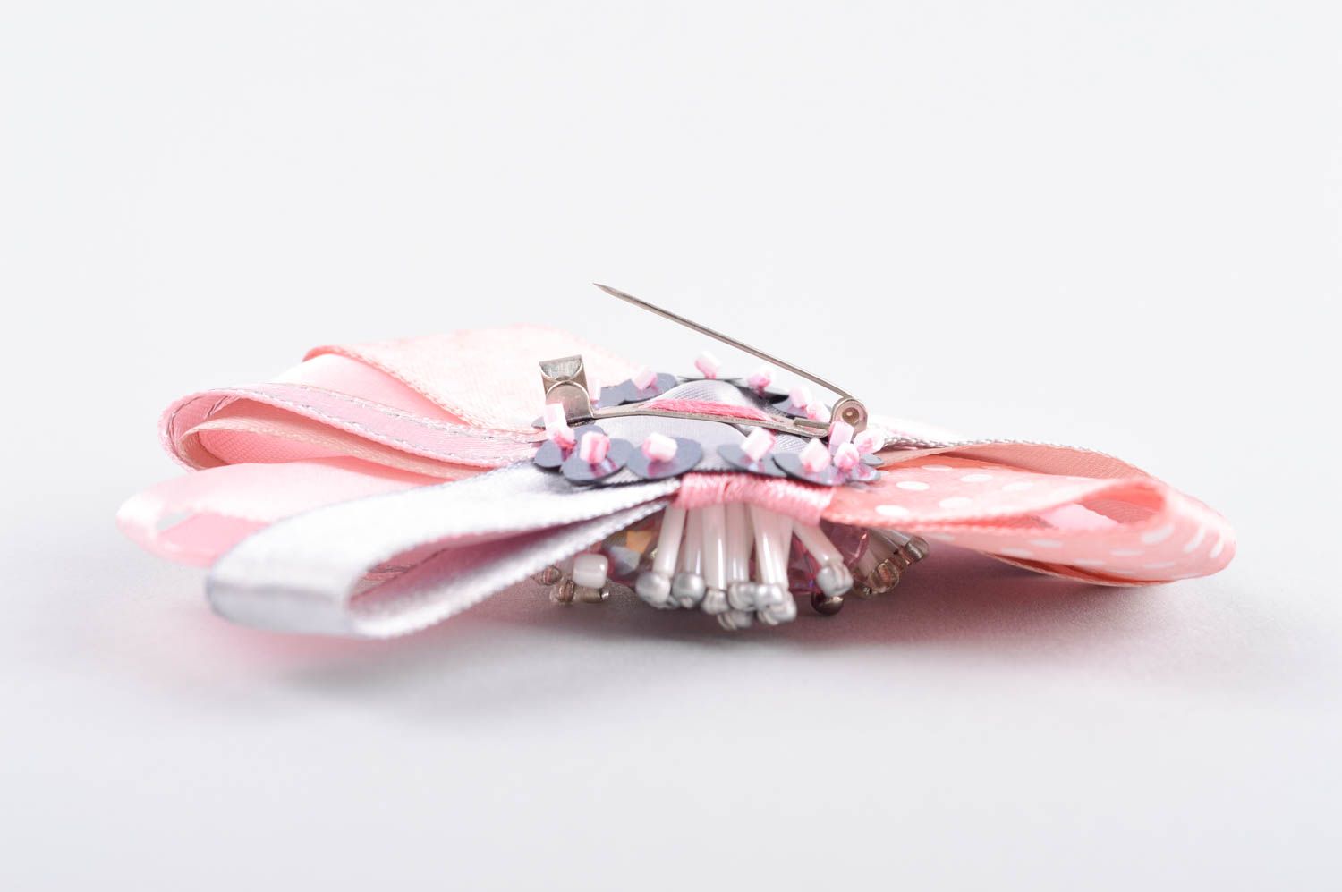 Брошь ручной работы розовая бижутерия брошь украшение из ткани бантик с бисером фото 5
