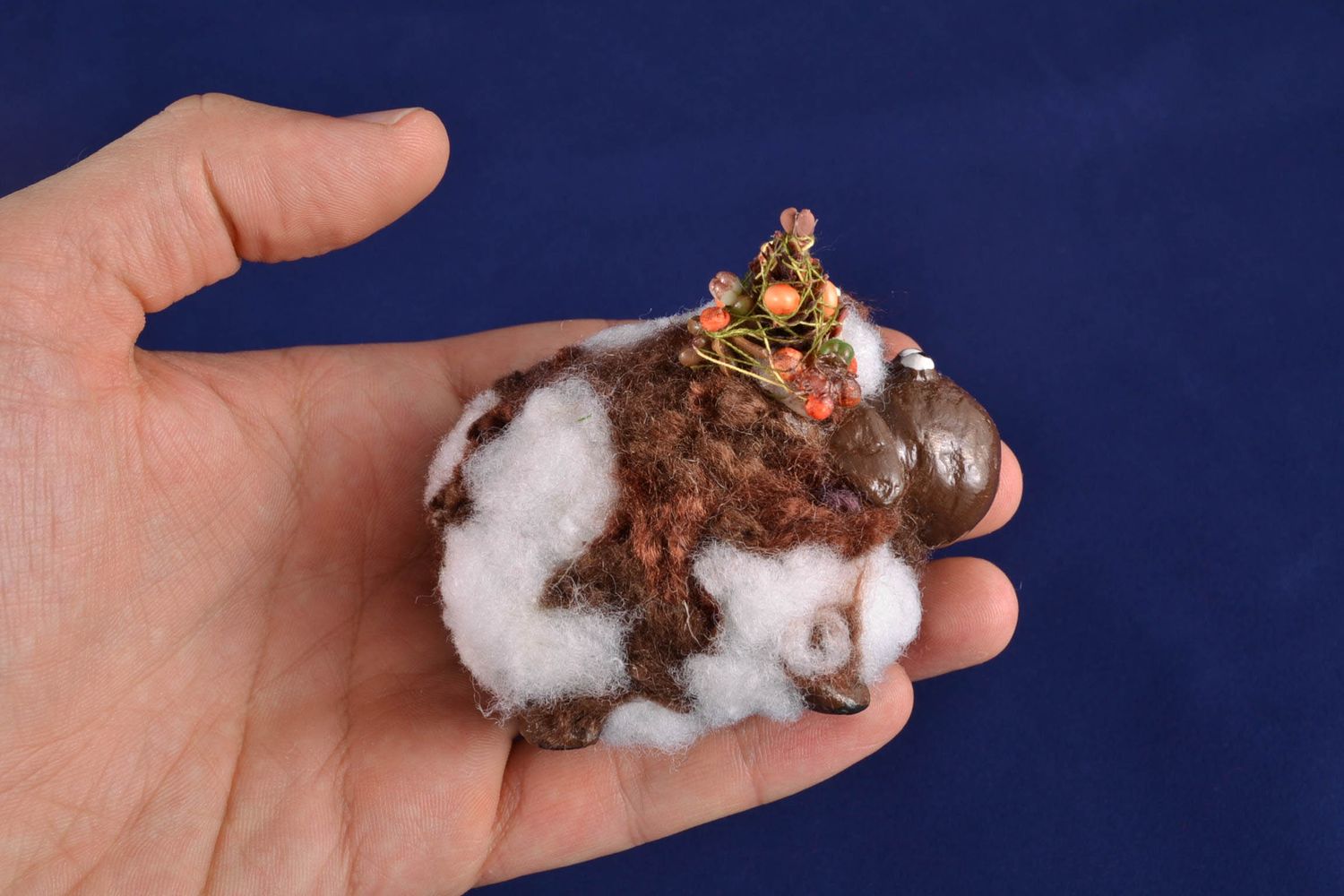 Papier mache statuette in the shape of fluffy sheep photo 2