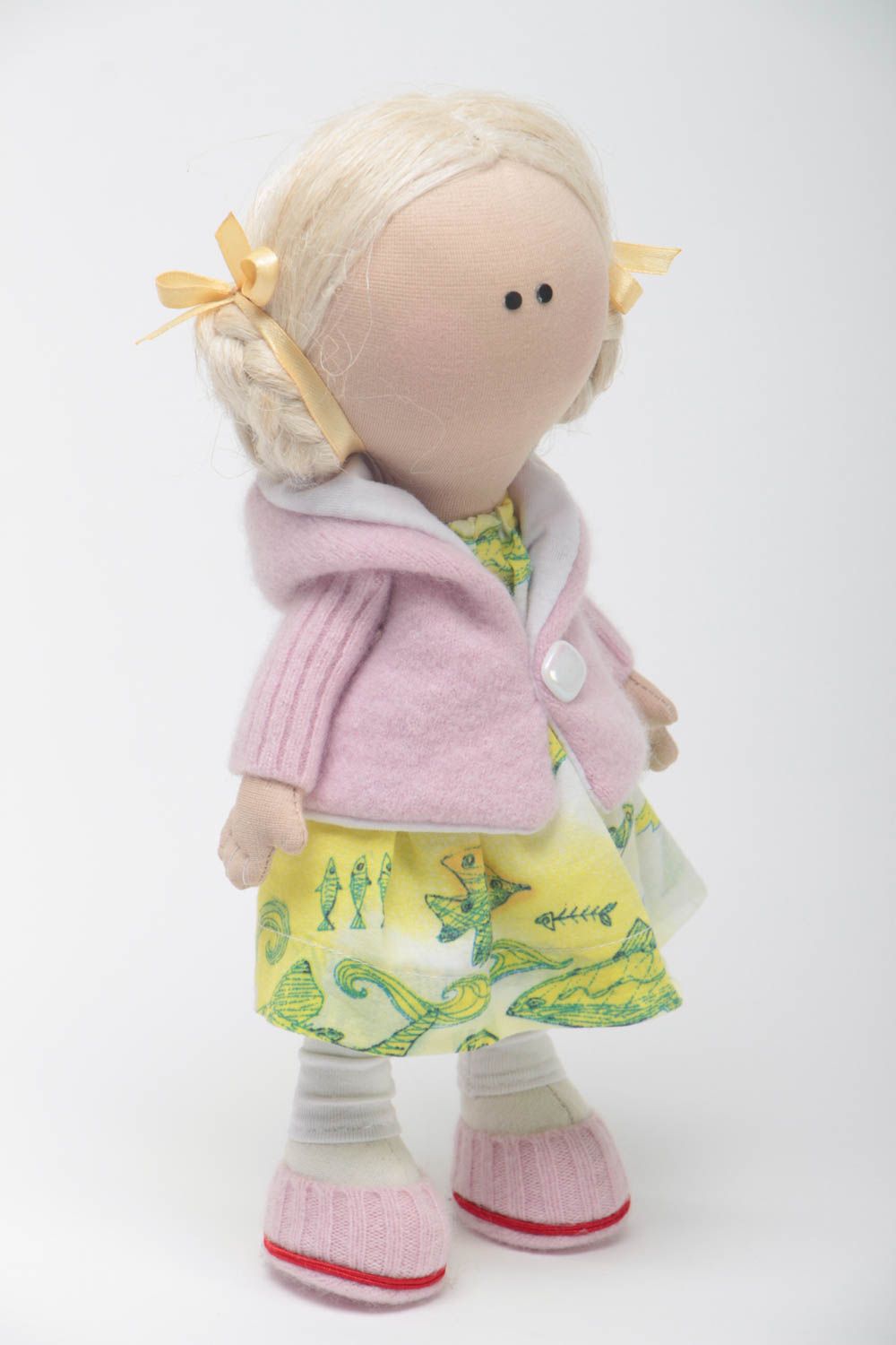 Muñeca de peluche hecha a mano juguete para niñas elemento decorativo foto 2