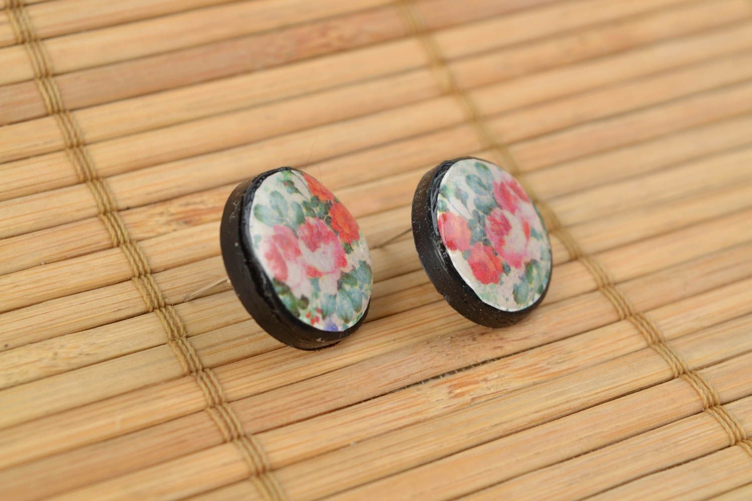 Handmade polymer clay round stud earrings with flowers photo 3