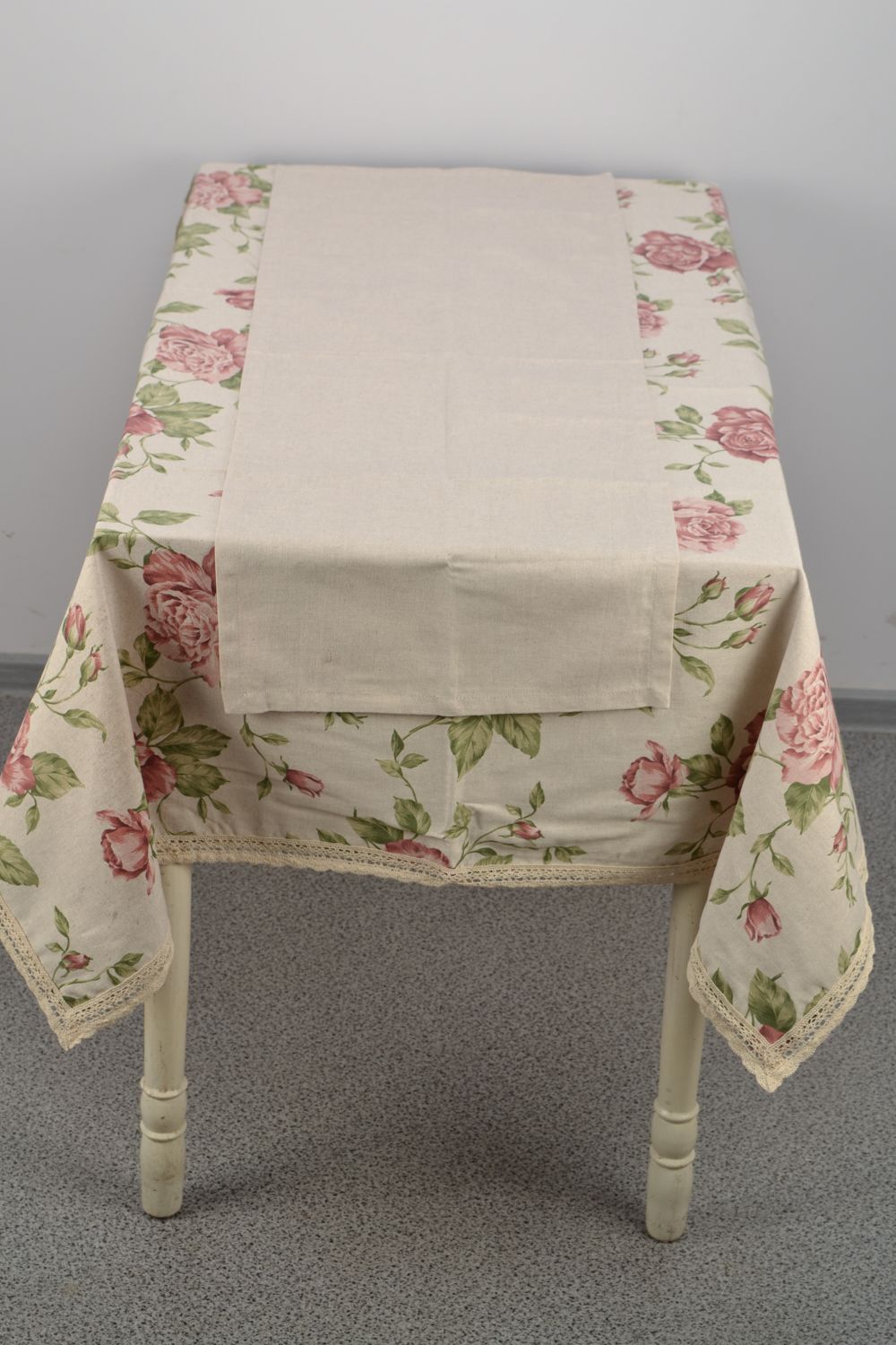 Rectangular fabric tablecloth with large roses  photo 4