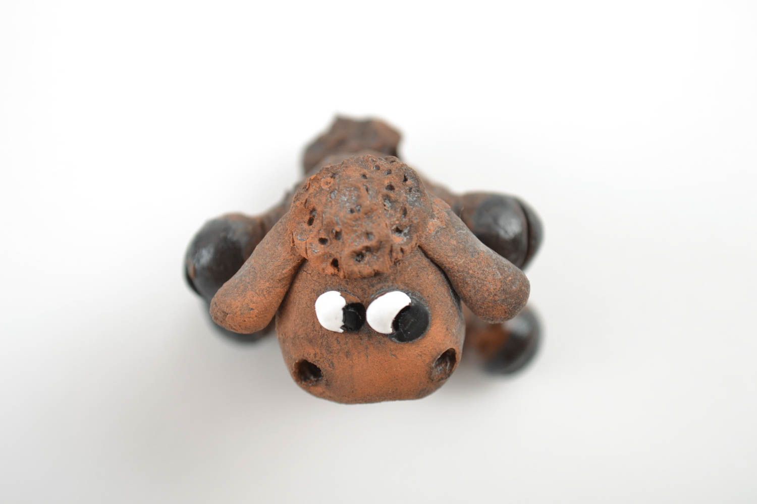 Фигурка из глины барашек маленькая коричневая ручной работы на подарок  фото 5