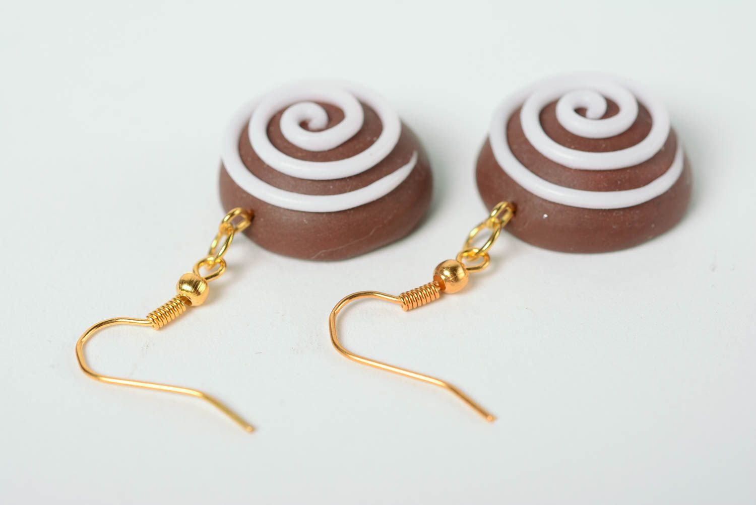 Schöne handgemachte Ohrringe aus Polymerton Schokoladenkuchen für Frauen foto 4