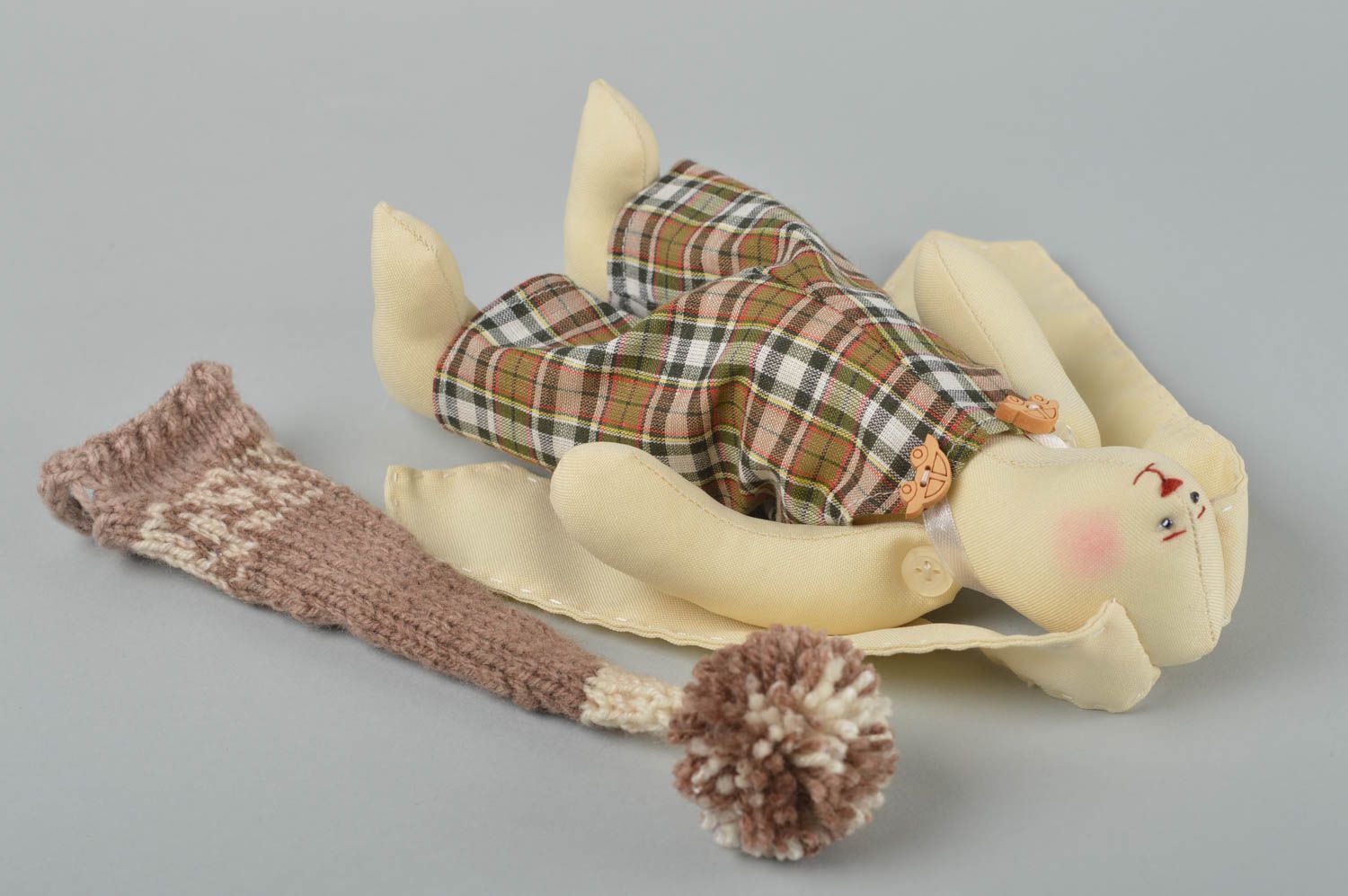 Handmade Spielzeug Puppe Haus Dekoration Geschenk für Kinder Hase mit Mütze foto 4