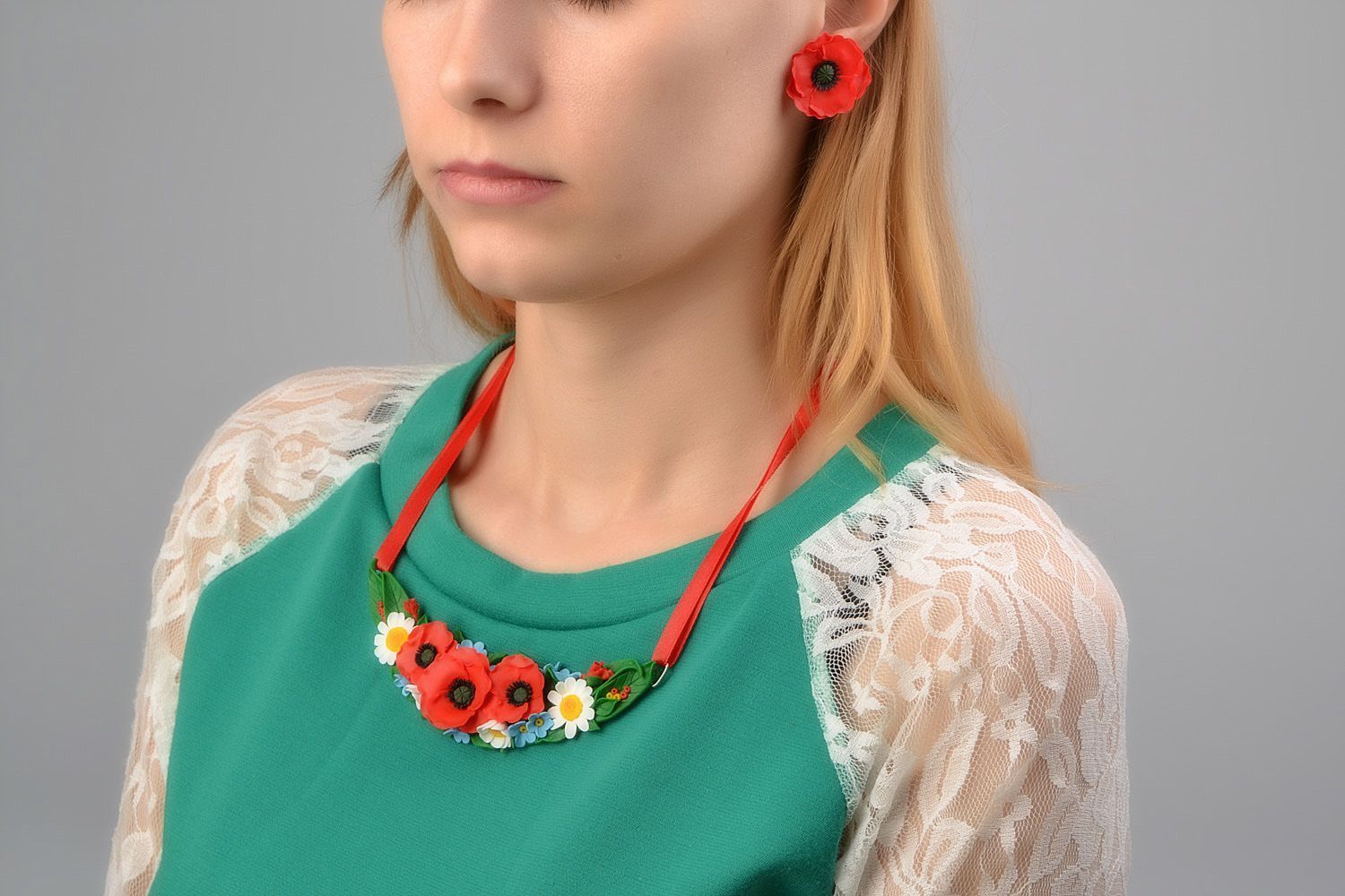 Schmuck Set aus Polymerton Collier mit Atlasband und Blumen Ohrringe Handarbeit foto 1