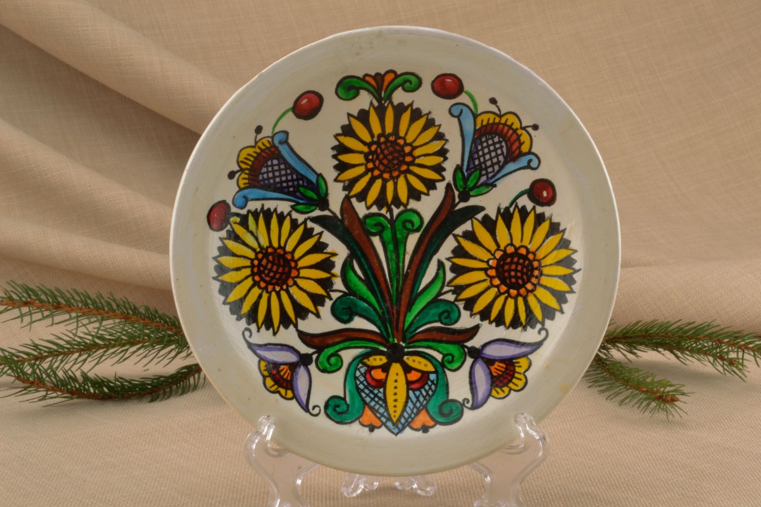 Керамическая тарелка с росписью фото 1