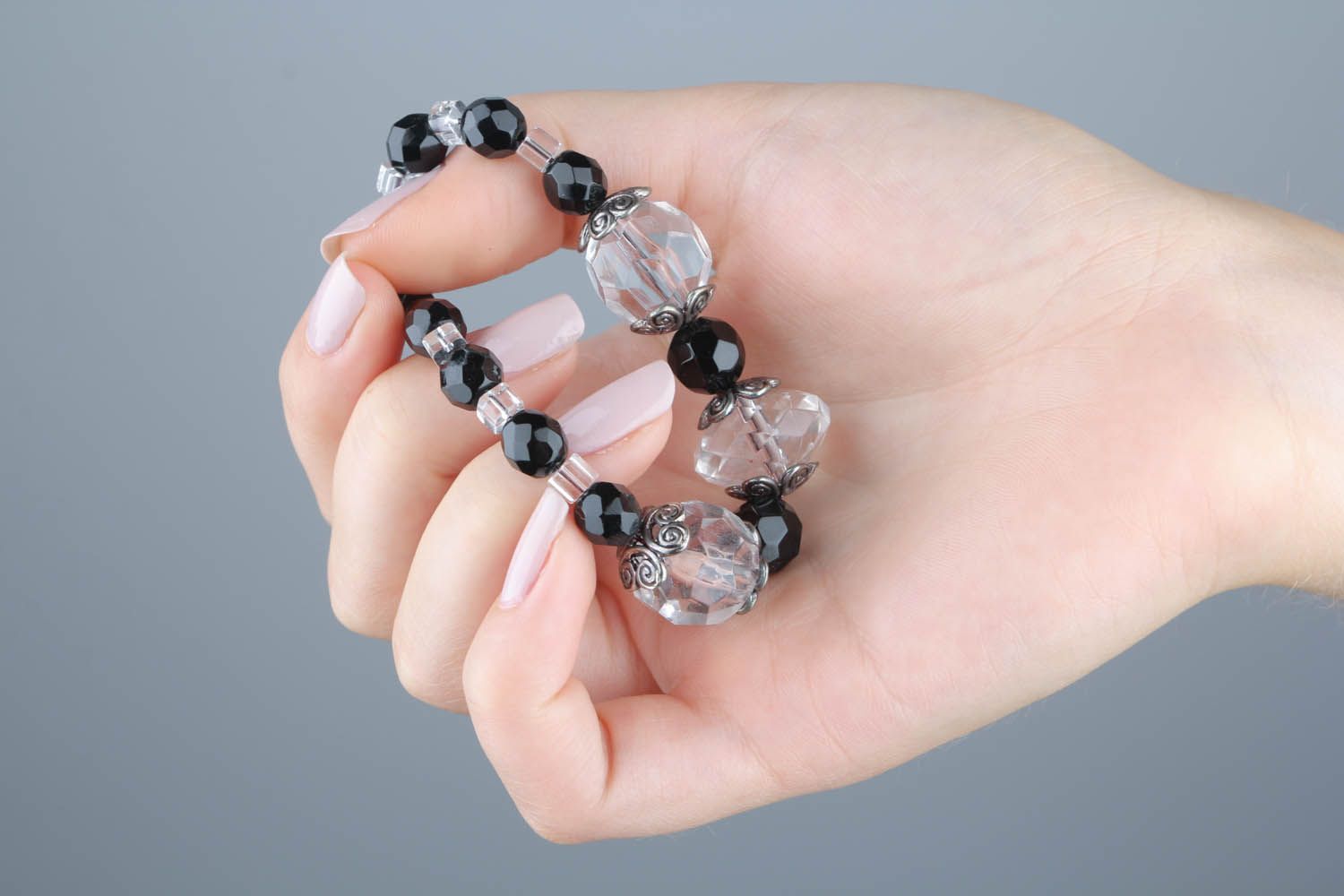 Bracelet en perles du verre et pierres naturelles photo 4