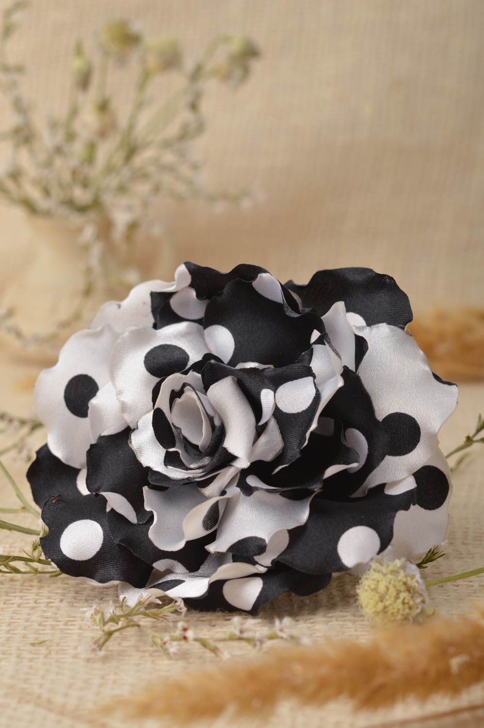 Handmade Schmuck Brosche schwarz weiße Haarspange Blume Haar Accessoires  foto 5