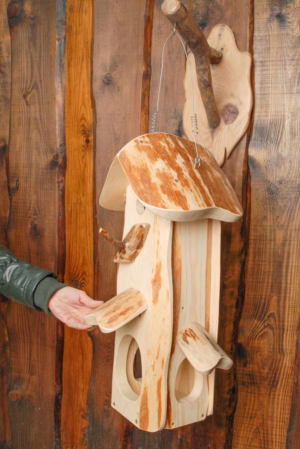 Nichoir en bois de pin fait main décoration extérieure originale de créateur photo 2