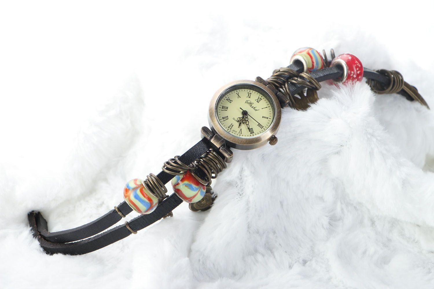 Handmade Armbanduhr aus Leder für Frauen  foto 3