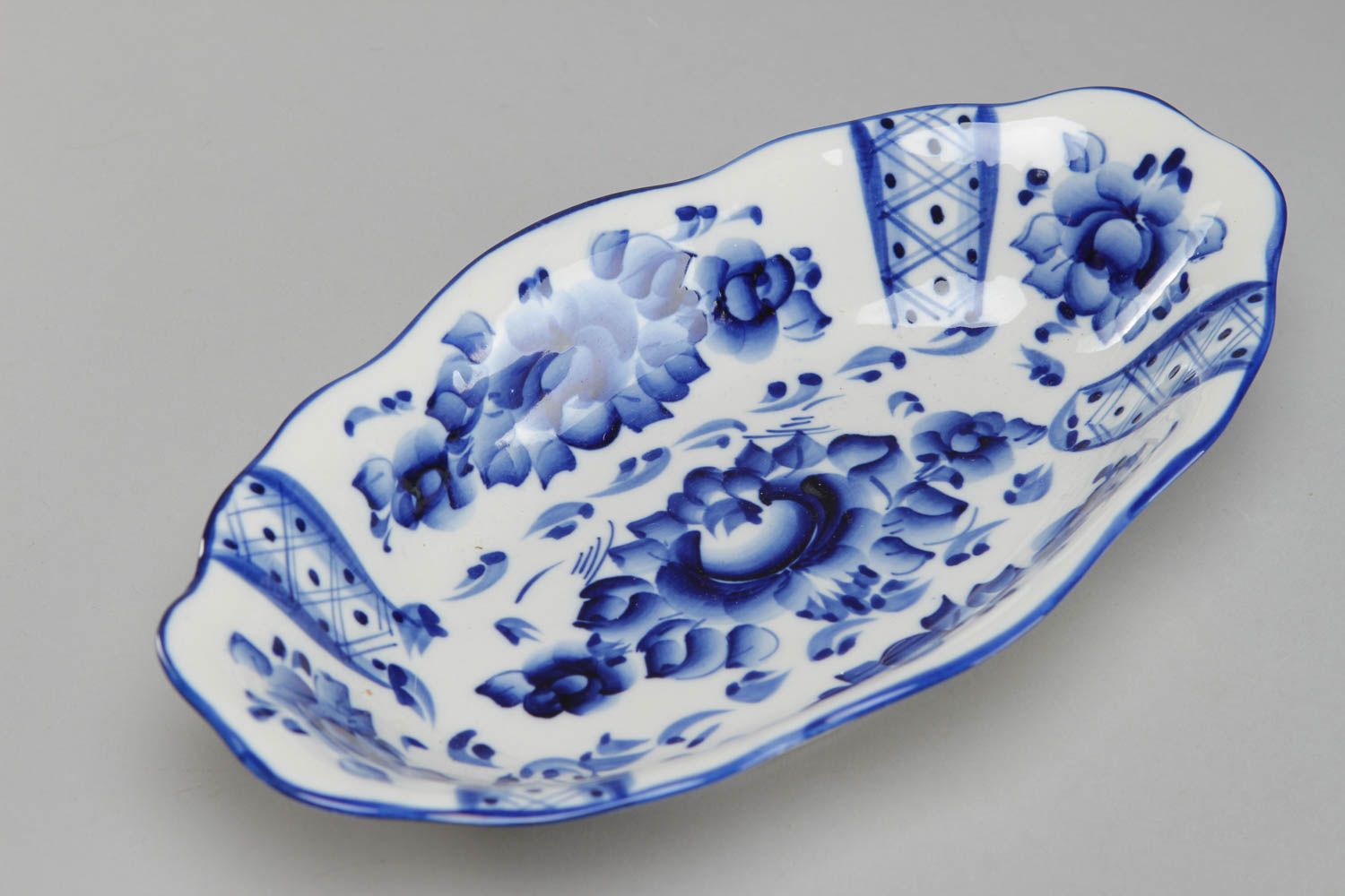 Porcelain dish with white and blue Gzhel painting  photo 2