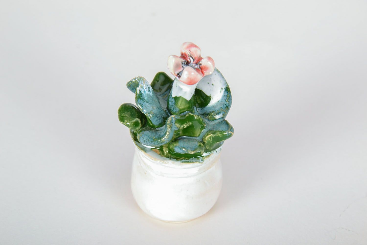 Figura de cerámica con forma de flor foto 3