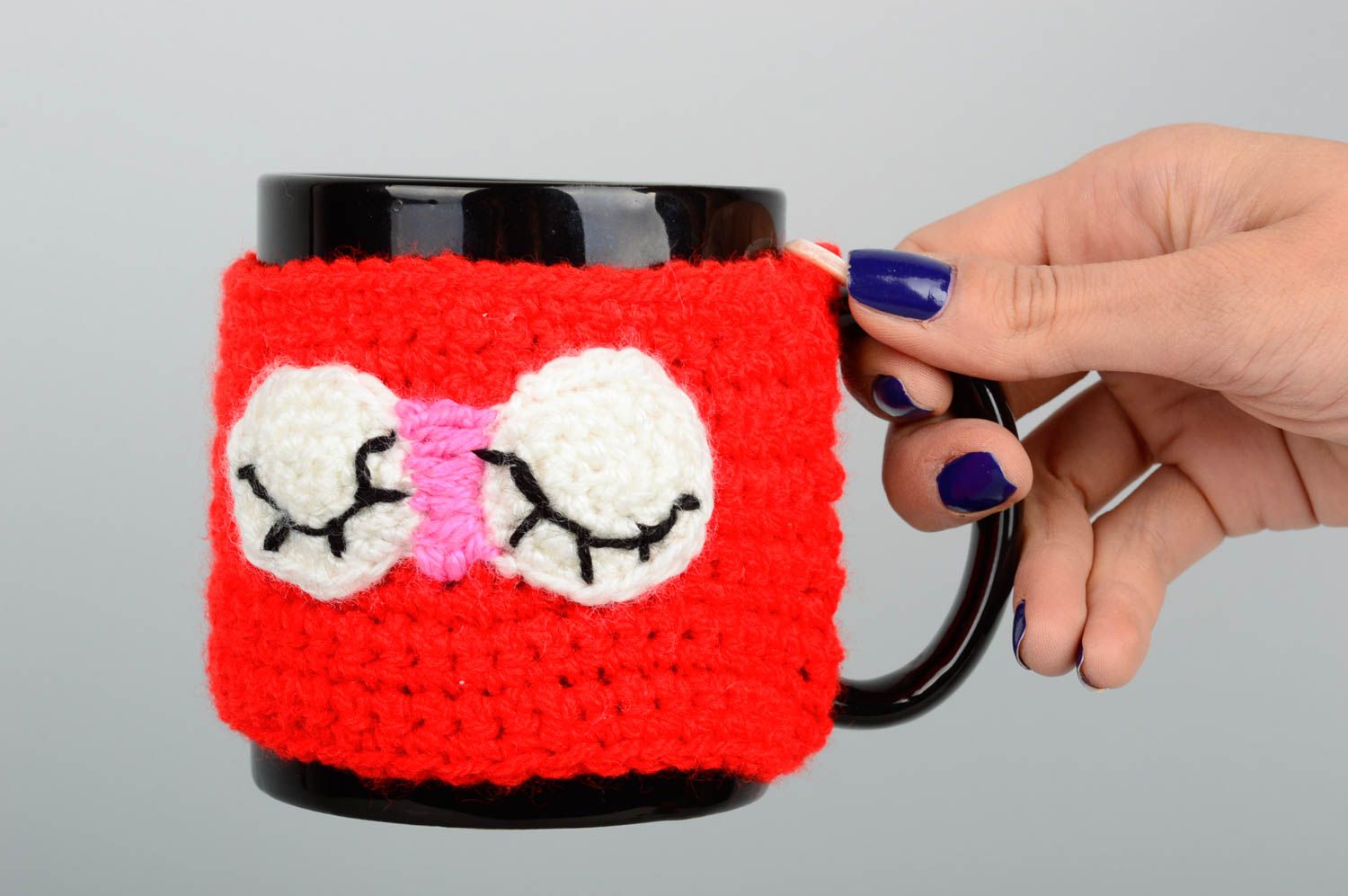 Couvre-tasse tricot au crochet fait main rouge avec yeux Cadeau original photo 2