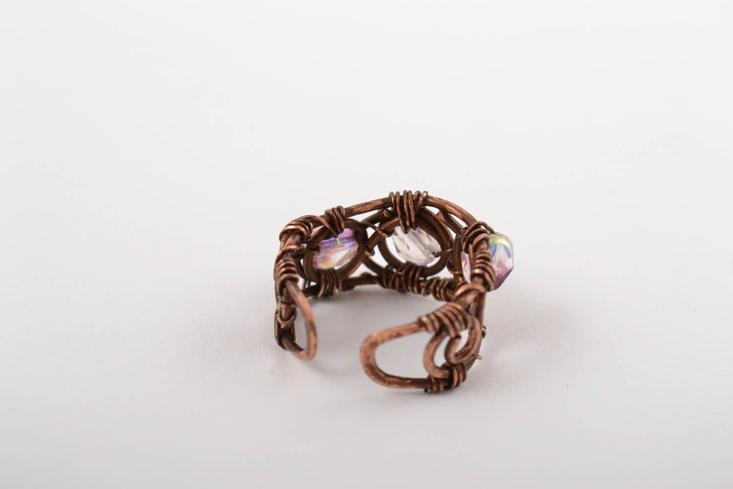 Красивое кольцо хэнд мэйд украшение в технике wire wrap медное кольцо со стеклом фото 2