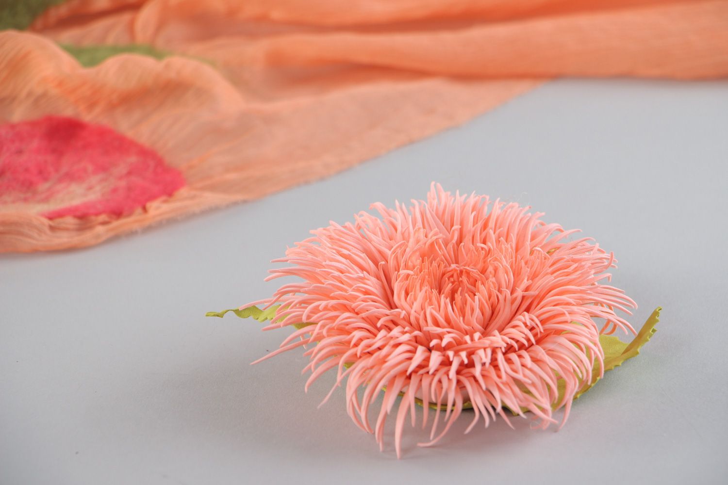 Ensemble de châle léger et broche fleur fait main couleur corail pour femme photo 3