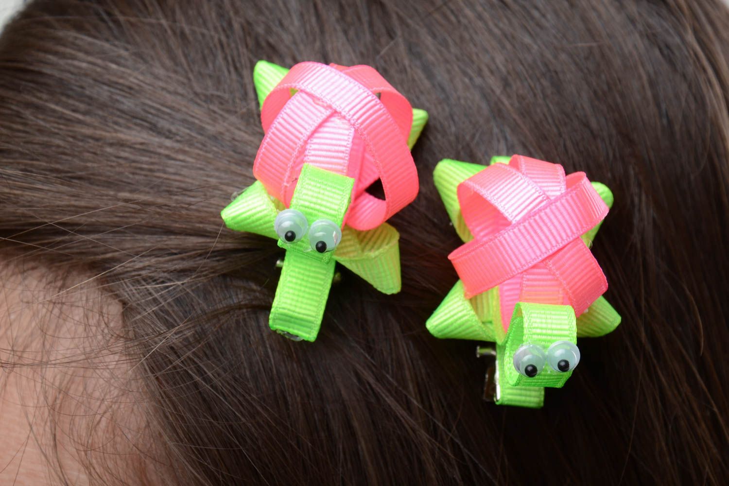 Set of 2 handmade decorative hair clips with colorful rep ribbon turtles for kids photo 5