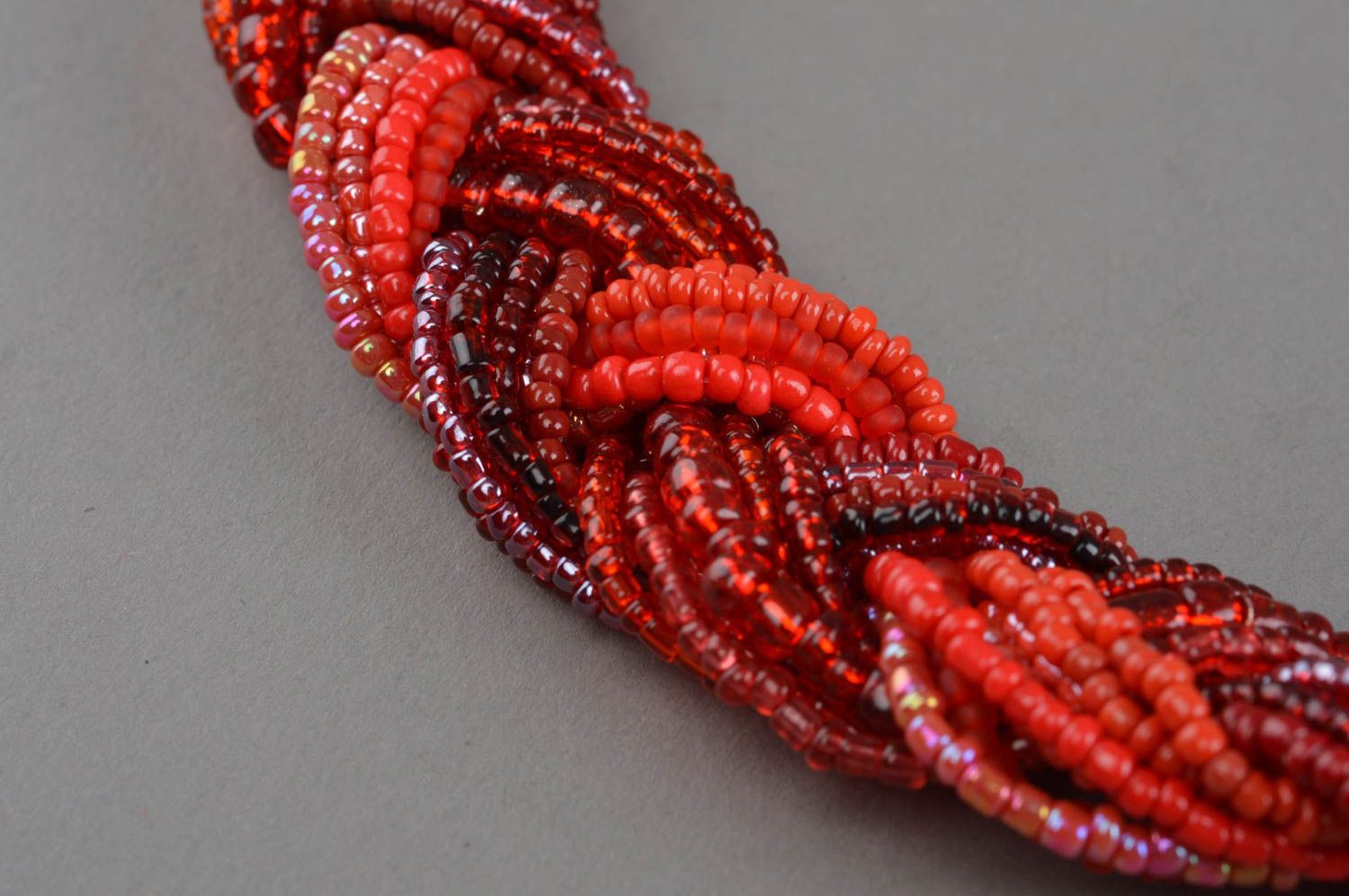Handmade Designer Collier aus Glasperlen in Rot in Form vom Zopf für Damen foto 5
