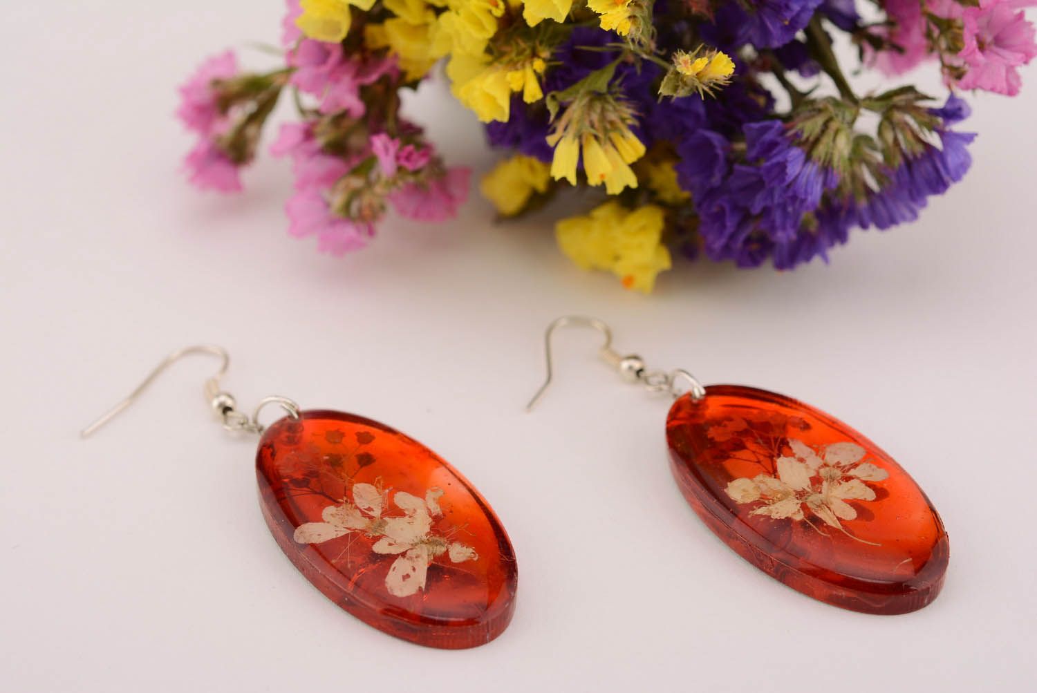 Red oval earrings photo 1